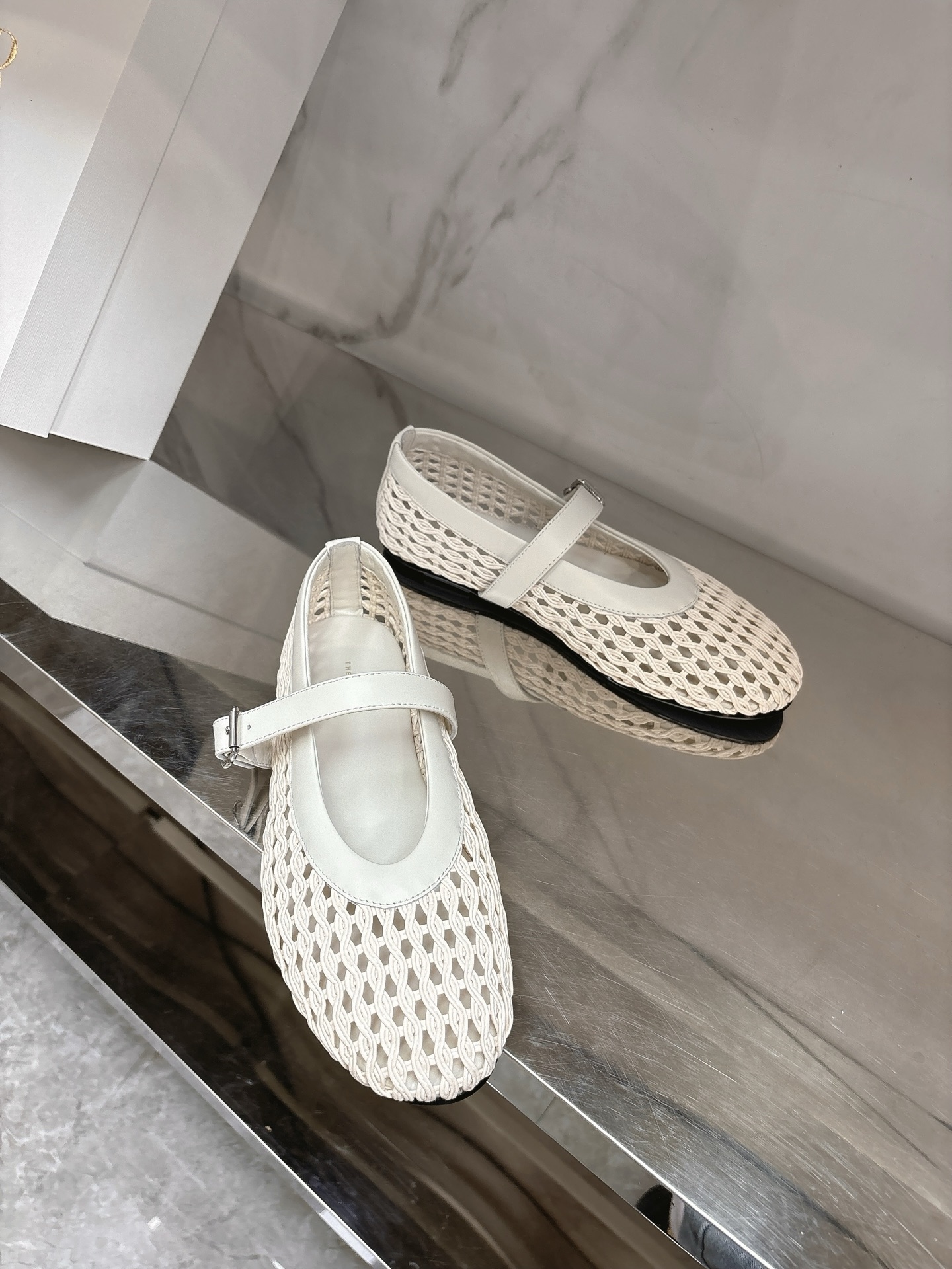 2025 Hotnet Flat Shoes: Super-Ventilating Pair for Summer Fashionistas - 图片 6