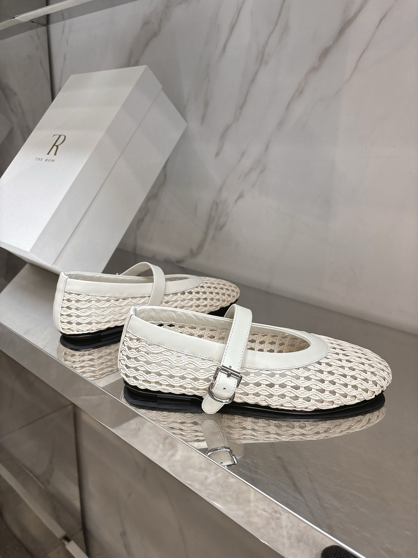 2025 Hotnet Flat Shoes: Super-Ventilating Pair for Summer Fashionistas - 图片 4