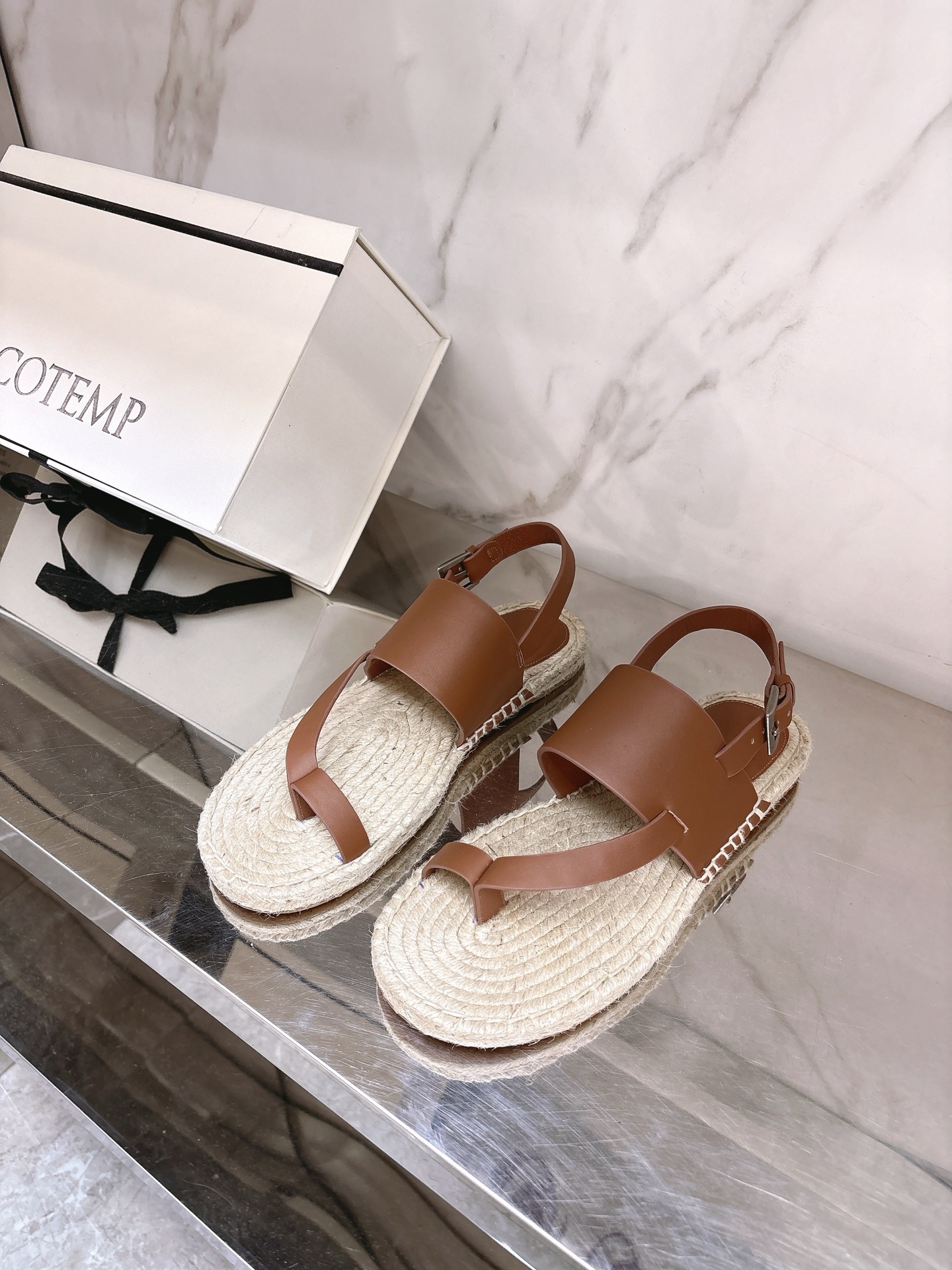 NO:408524,Cotem5 new treasure retro Roman clip-toe sandals exquisite and beautiful shoes worth having cotemp, sandals that can be missed in summer, pair of cowhide fabrics, pure hand-woven hemp rope rubber sole, size 35-39# (40# custom made no return or exchange), split-toe shoes, sandals, cowhide19860909Cotem5新款宝藏复古罗马夹趾凉鞋精致美丽的鞋子值得拥有的cotemp, 为穿搭带来氛围感夏季一定不能错过的凉鞋对版牛皮面料,纯手工编织麻绳橡胶大底,尺码35-39#（40#订做不退换）,分趾鞋,sandals,cowhide,Women's Shoes