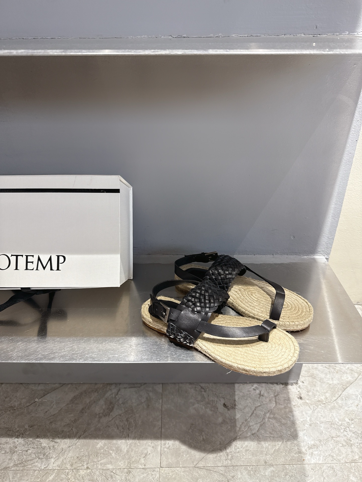 “Hand-Woven Sandals: Cotem’s New Spring/Summer Collection 2025” - 图片 4