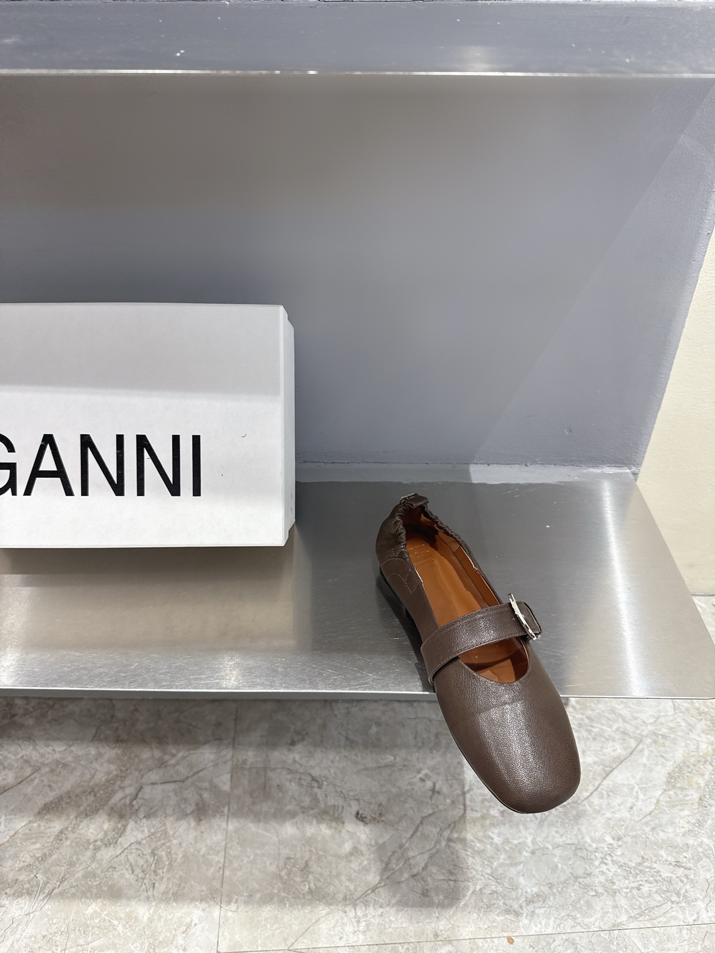 GANNI Spring/Summer 25s Collection: Derby Shoes in Classic Black and White. - 图片 5