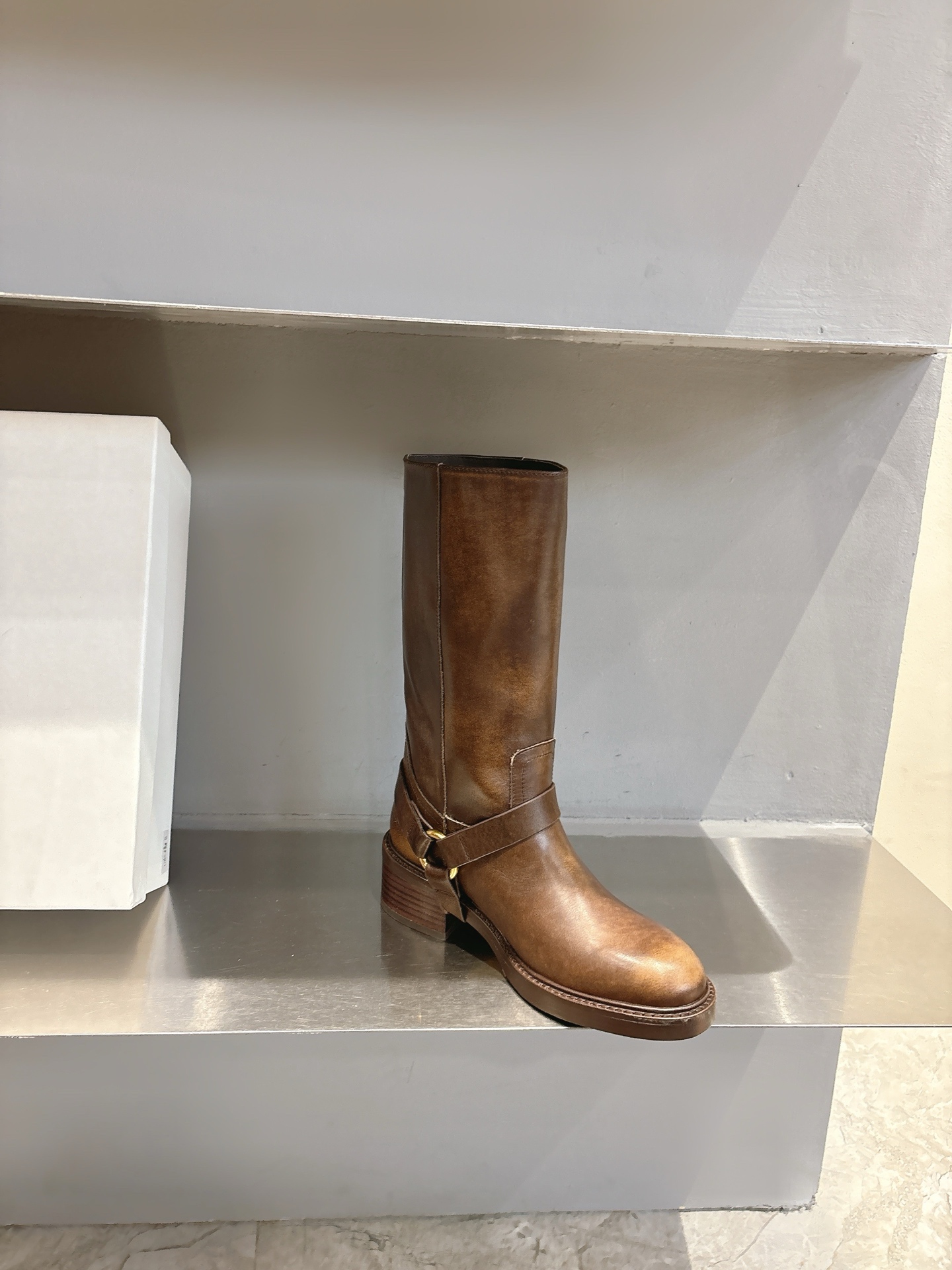 “Chloe Cloeloy2025: Italian Leather Fairy Boots with Copper Buttons and Custom Design” - 图片 5
