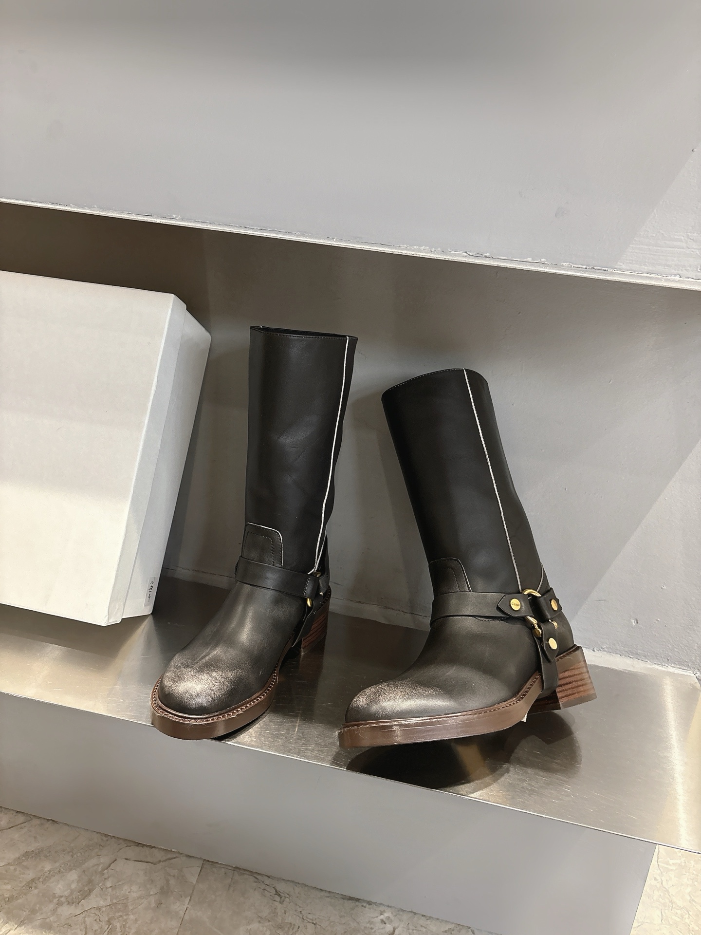 Title: Chloe Cloeloy2025 Fairy Boots Description Summary: Italian-made Chloe Cloeloy2025 boots with high-quality materials, unique design, and comfortable fit, available in sizes 35 - 图片 4