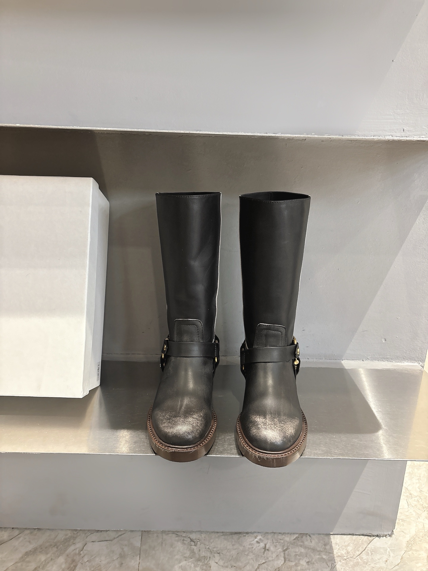 Title: Chloe Cloeloy2025 Fairy Boots Description Summary: Italian-made Chloe Cloeloy2025 boots with high-quality materials, unique design, and comfortable fit, available in sizes 35 - 图片 9