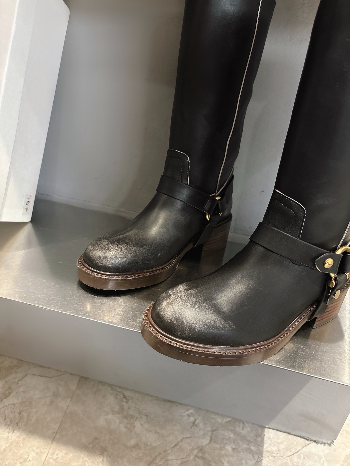 Title: Chloe Cloeloy2025 Fairy Boots Description Summary: Italian-made Chloe Cloeloy2025 boots with high-quality materials, unique design, and comfortable fit, available in sizes 35 - 图片 6