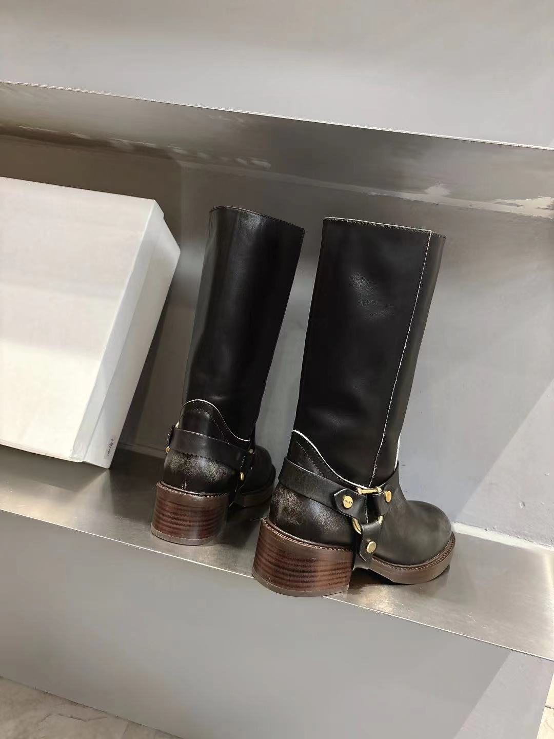 Title: Chloe Cloeloy2025 Fairy Boots Description Summary: Italian-made Chloe Cloeloy2025 boots with high-quality materials, unique design, and comfortable fit, available in sizes 35 - 图片 7