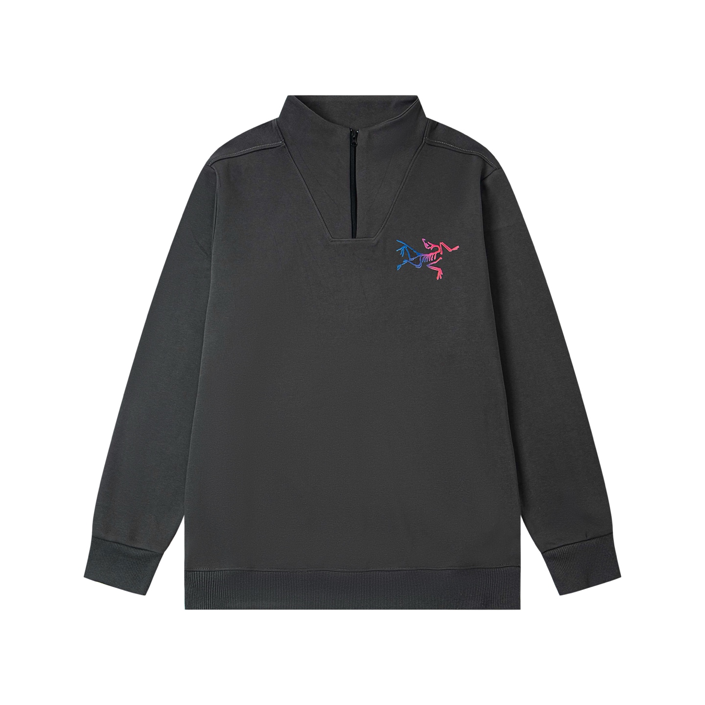 💰130
ARC‘TERYX 始祖鸟春季立领衫拉链长T袖

高品质，做细节✅

甄选新疆华棉面料 手感软糯细腻 上身充满质感 非常轻便舒适运动宽松版型不紧身 轻松驾驭无压力 

 全衣平车走线 立体剪裁 上身超赞
（真正的顶级是市场普通货完全不能比的）

采用高端印花 品质保证 袖口领口和下摆选用高端罗纹面料 舒适亲肤 不怕熨烫 耐磨损 水洗可随意搓洗 放心入手！

还原最真实的百分百质感/订制官网原版三标 下摆领口袖口罗纹开版制作/帽孔电镀五金/定制拉链（代购级品质❗️随意出入专柜无压力）

品控到位 放心入手✅

原宿风格/青春时尚/情侣搭配更出彩🤩
                                                                     
Color：黑色 灰色 藏青色
Size：XS/S/M/L/XL 

                    
             
               
              
           【注：手工测量 存在1～3 cm 误差】