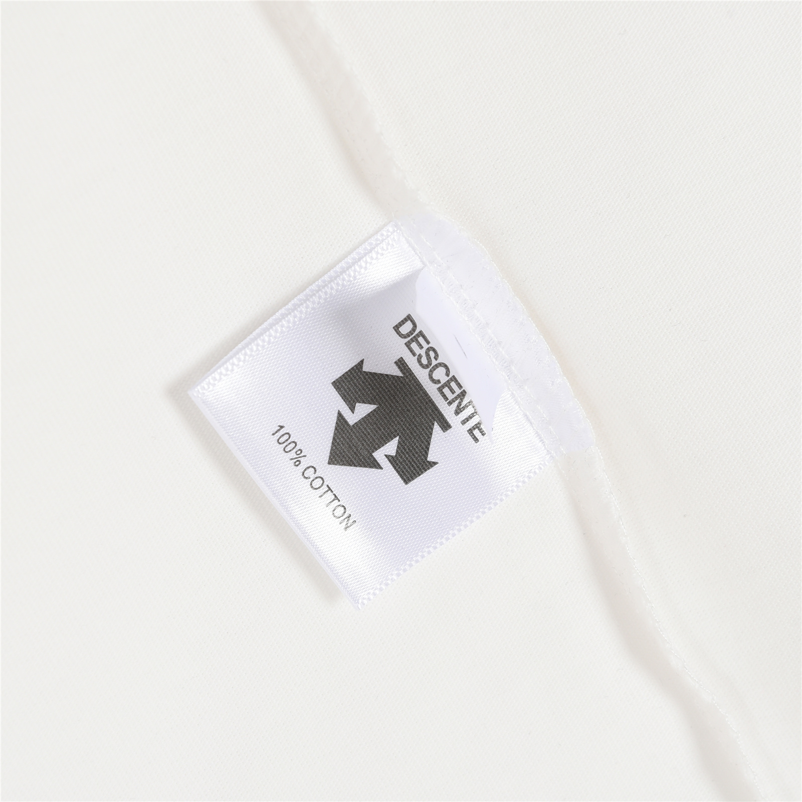 DESCENTE/迪桑特 双位Logo发泡短袖T恤