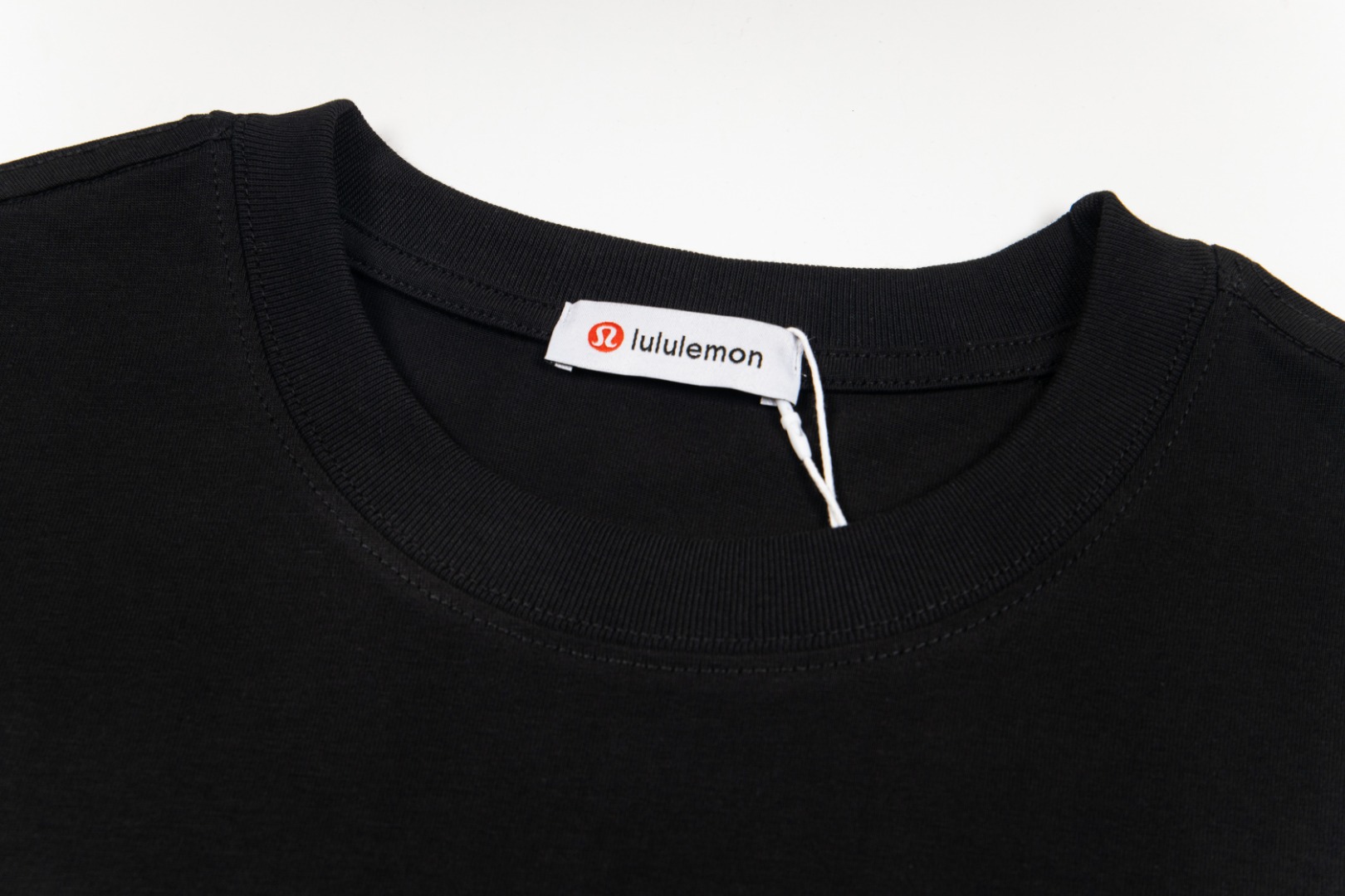 Lululemon/露露乐蒙 立体发泡LOGO短袖T恤 黑色