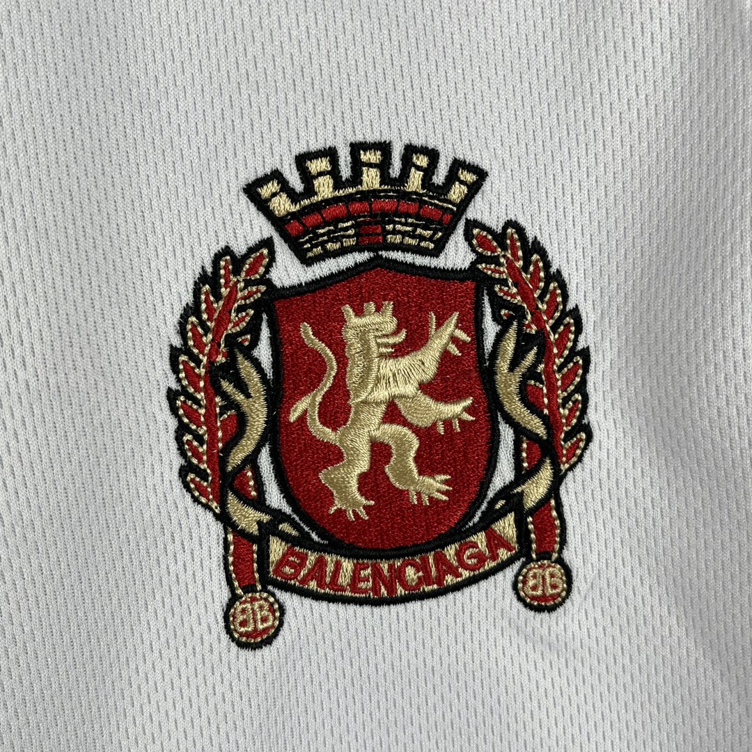 Balenciaga 上新 -BALENCIAGA-巴黎世家新款10号曼联球衣短袖T恤 日本田岛绣花机打造超昂贵立体字母万万针精工饱满跨越裁片刺绣