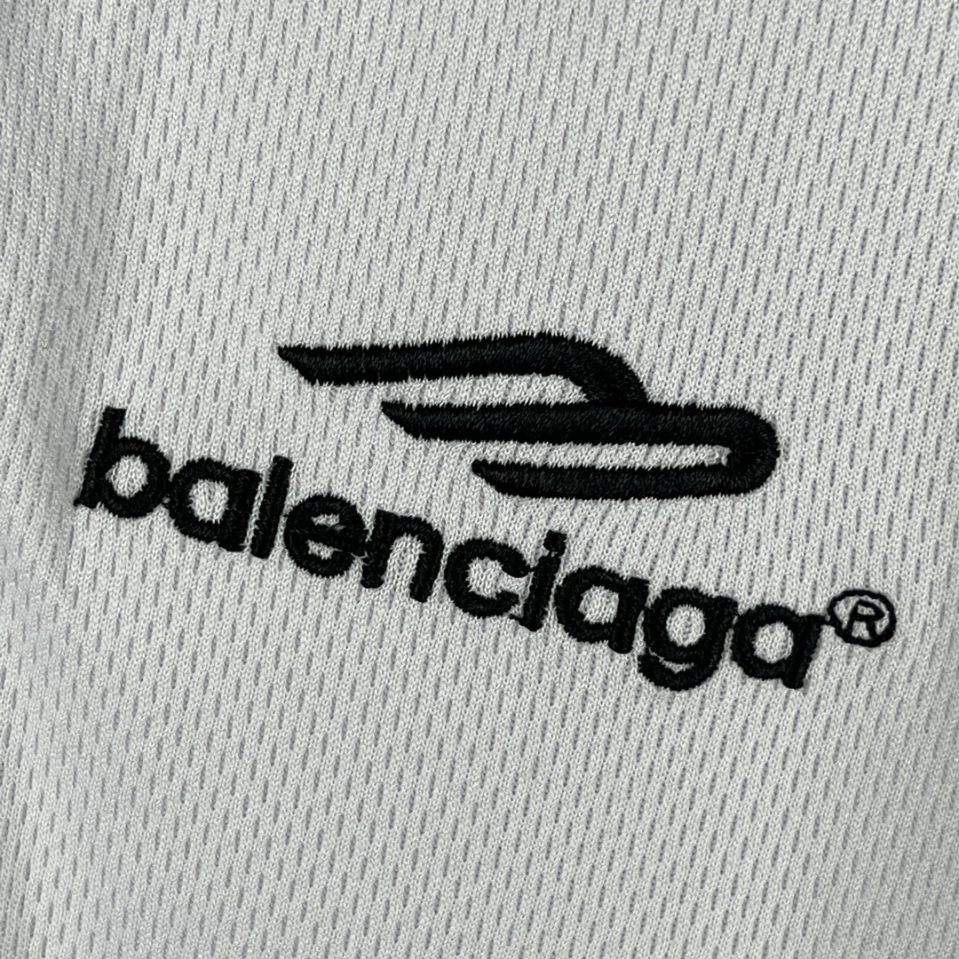 Balenciaga 上新 -BALENCIAGA-巴黎世家新款10号曼联球衣短袖T恤 日本田岛绣花机打造超昂贵立体字母万万针精工饱满跨越裁片刺绣