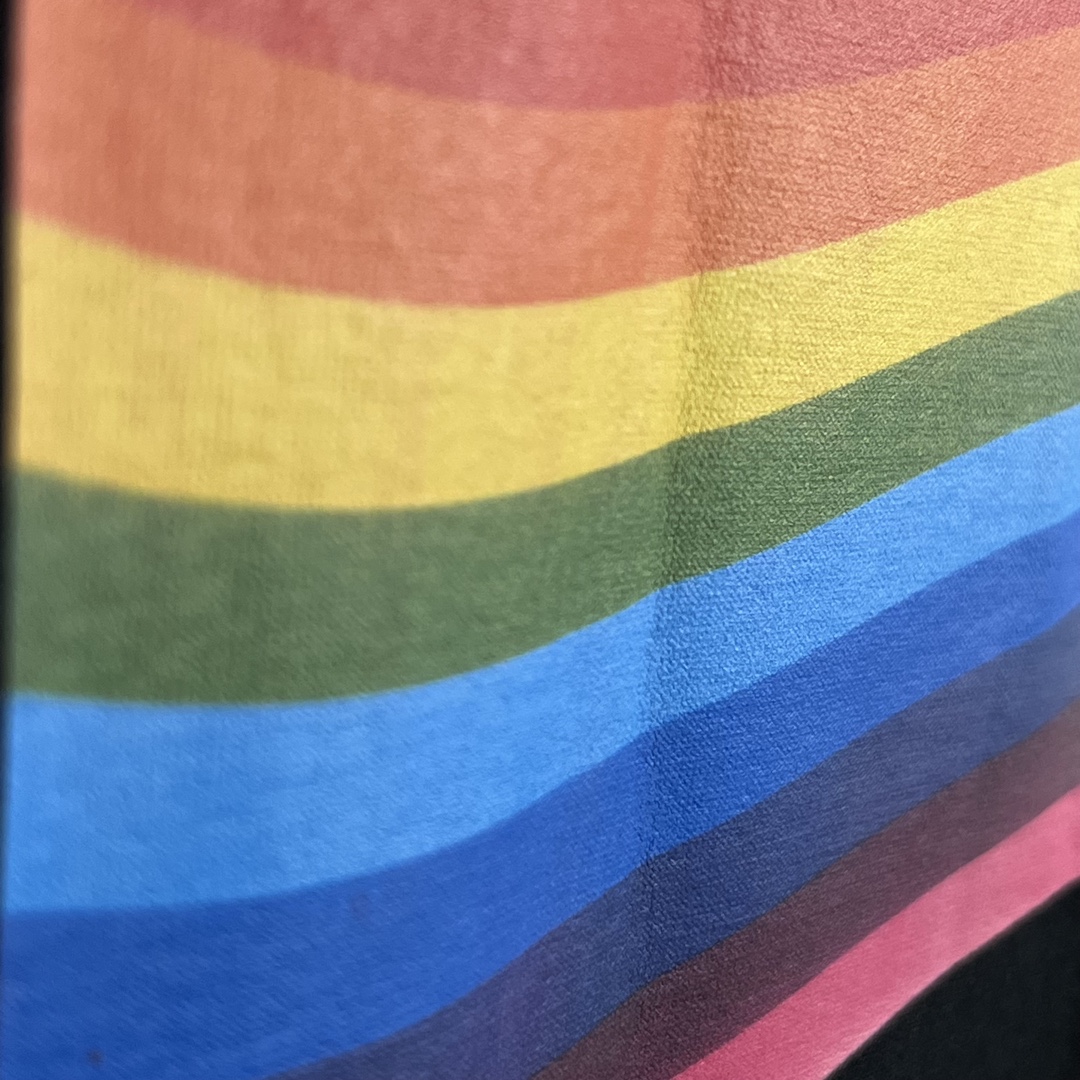 Balenciaga 上新 -BALENCIAGA-巴黎世家彩虹旗帜短袖T恤 开发定织面料工艺洗水处理 高克重300克面料 质感十足 布面干净 柔软舒适
