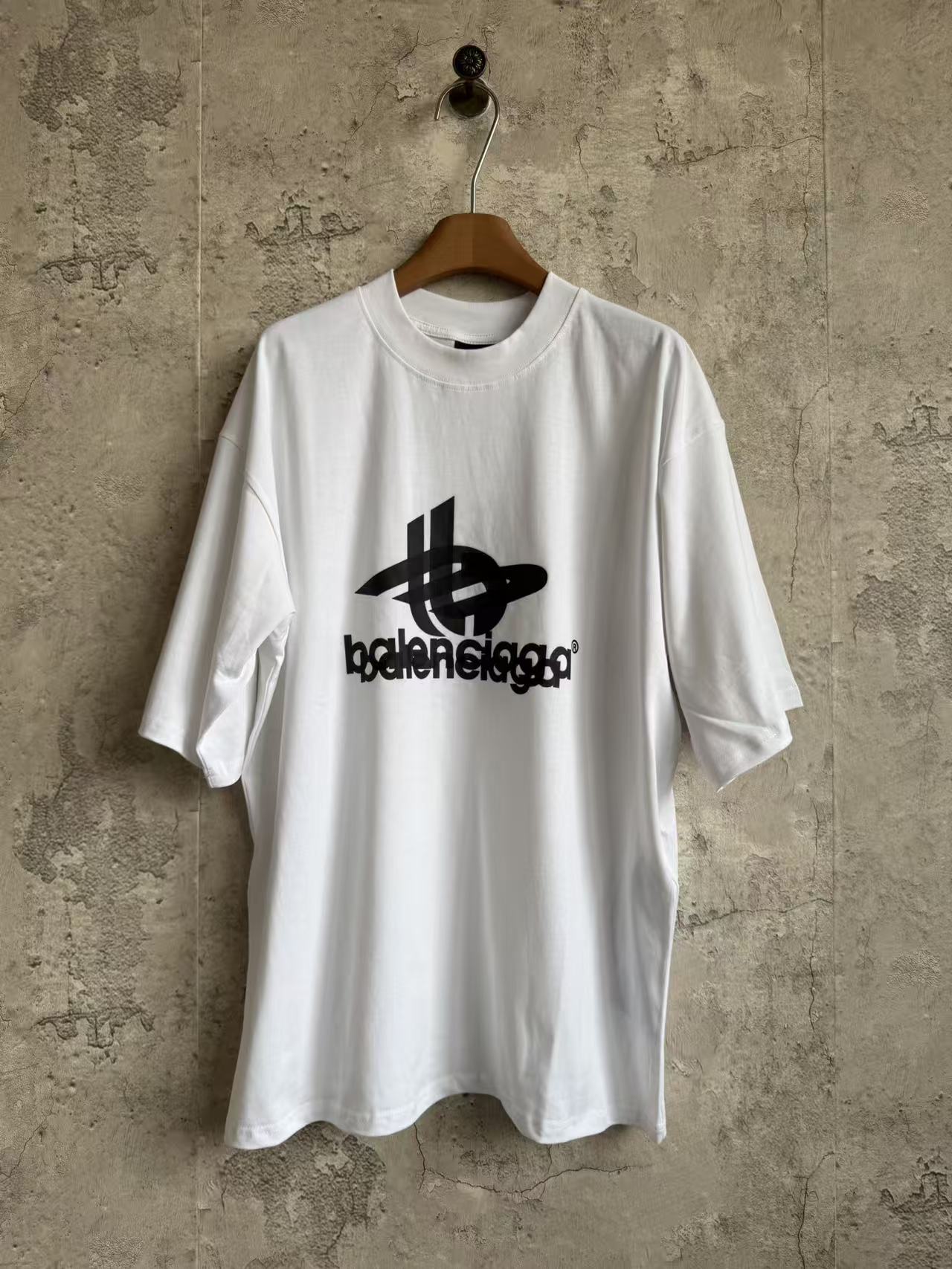 Ghosting estampado delante y detrás manga corta P85 Color: Blanco Talla: Xs-L