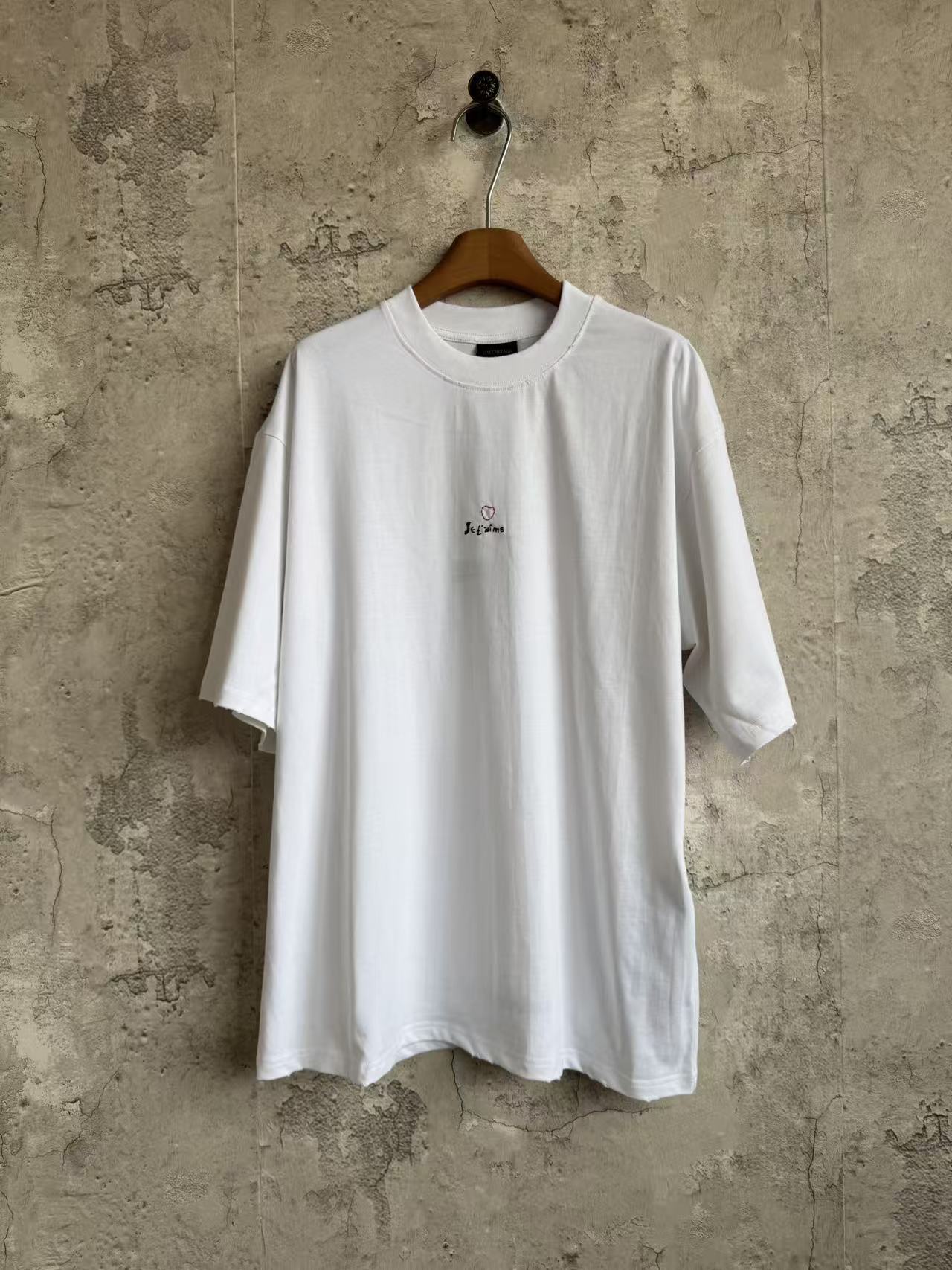 Bordado de amor de edición limitada del Día de San Valentín chino P85 Tamaño: Xs-L Color: Blanco
