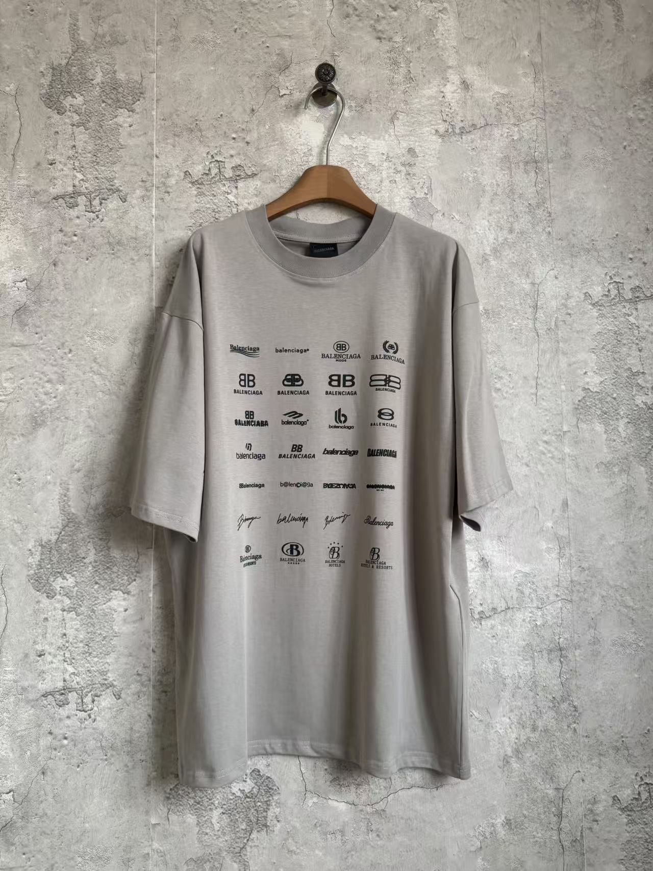 Colección Classic LOGO Manga Corta P85 Talla: Xs-L Color: Gris Cemento