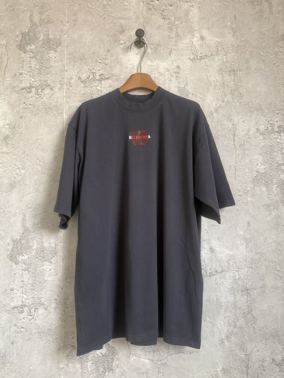 Nuevo estilo cinta manga corta con bordado delantero y trasero P95 Color: Gris oscuro Talla: xs-l