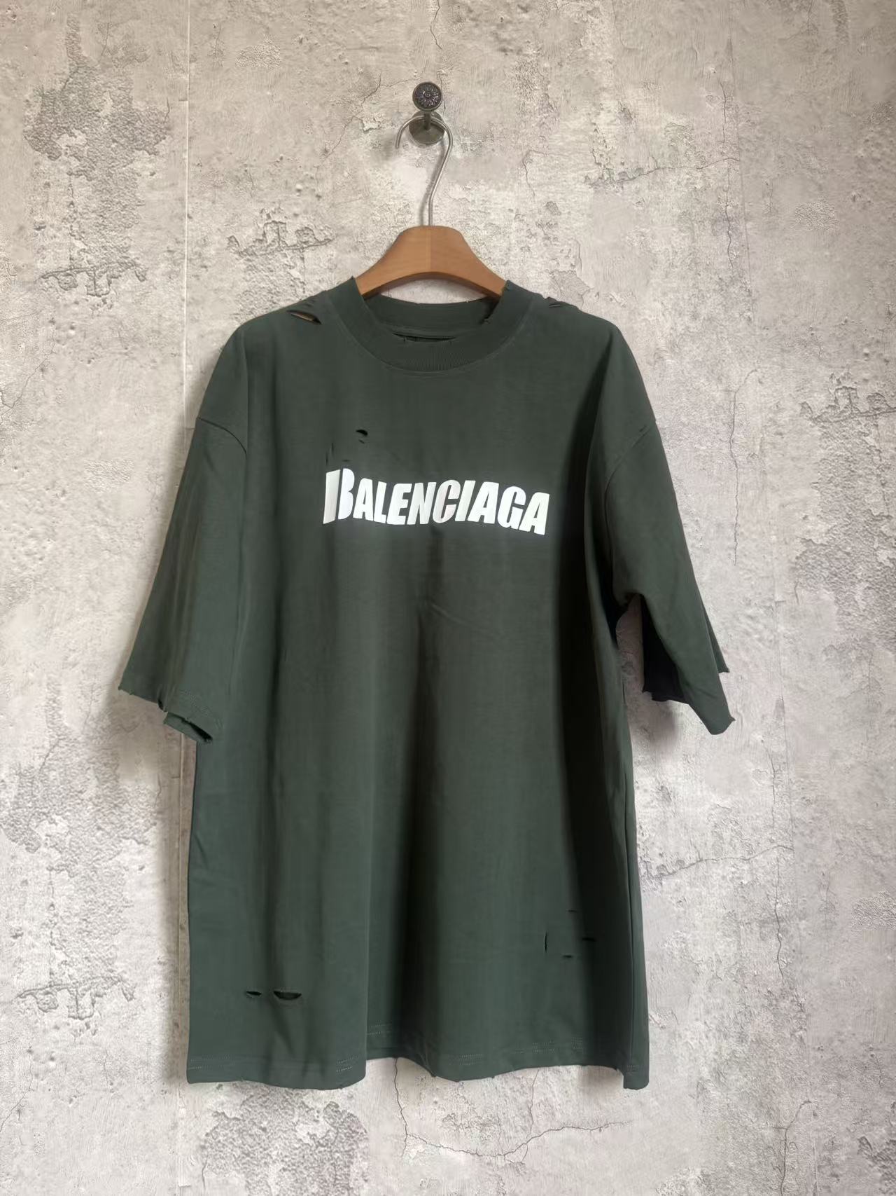 Big Destruction Logo Ripped Manga Corta P85 Color: Verde Oscuro Talla xs-L