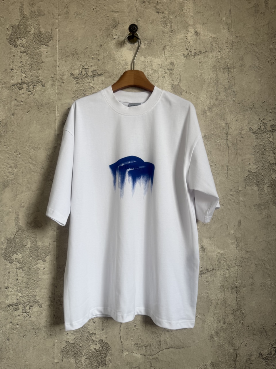 M letra estampada azul disuelta bordada manga corta P90 Color: Blanco Talla: xs-l