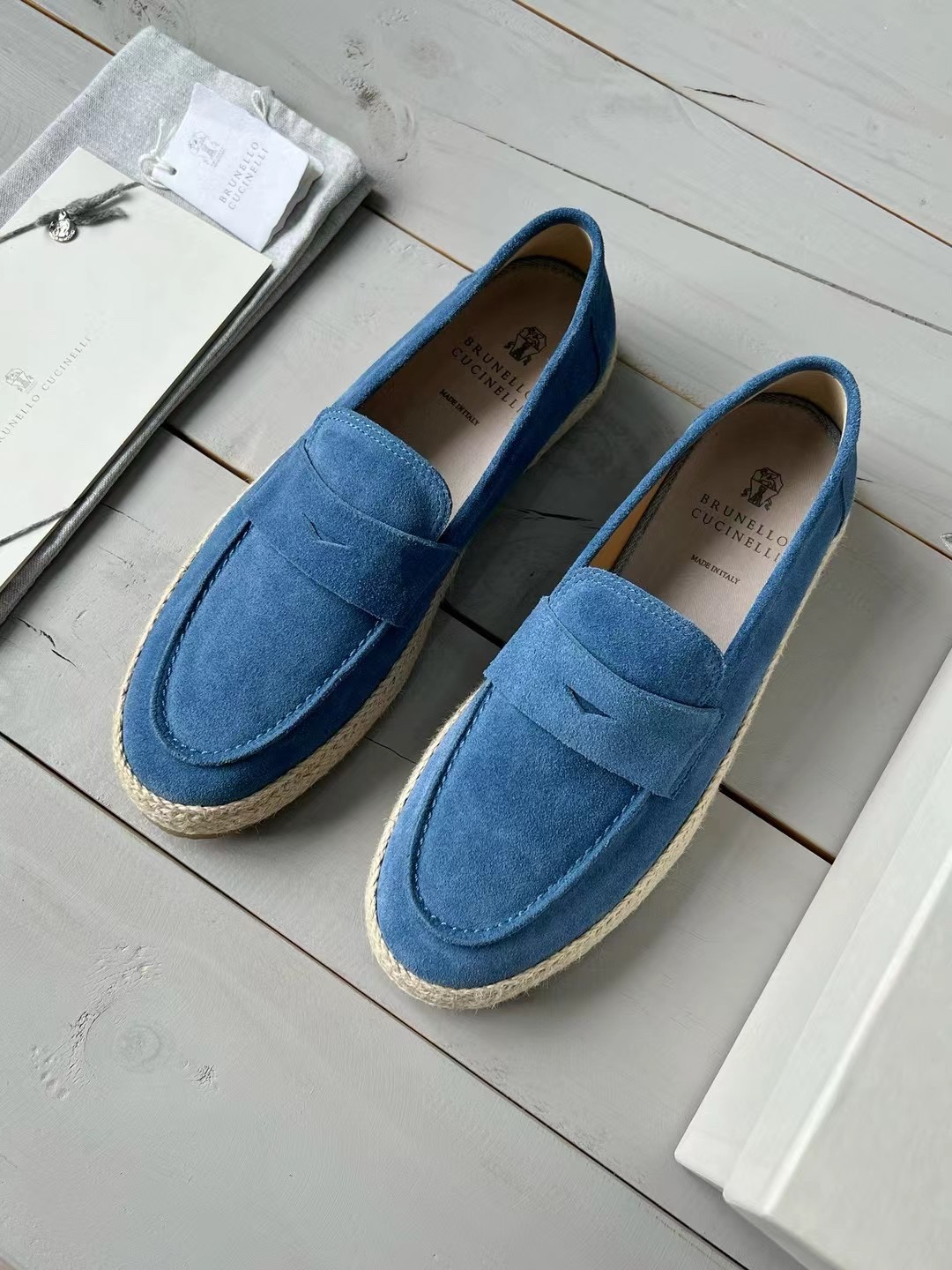 Brunello Cucinelli Sapatos Loafers Mocassin Chamas Corda de cânhamo Borracha Tecido palha Colecção Verão Casual