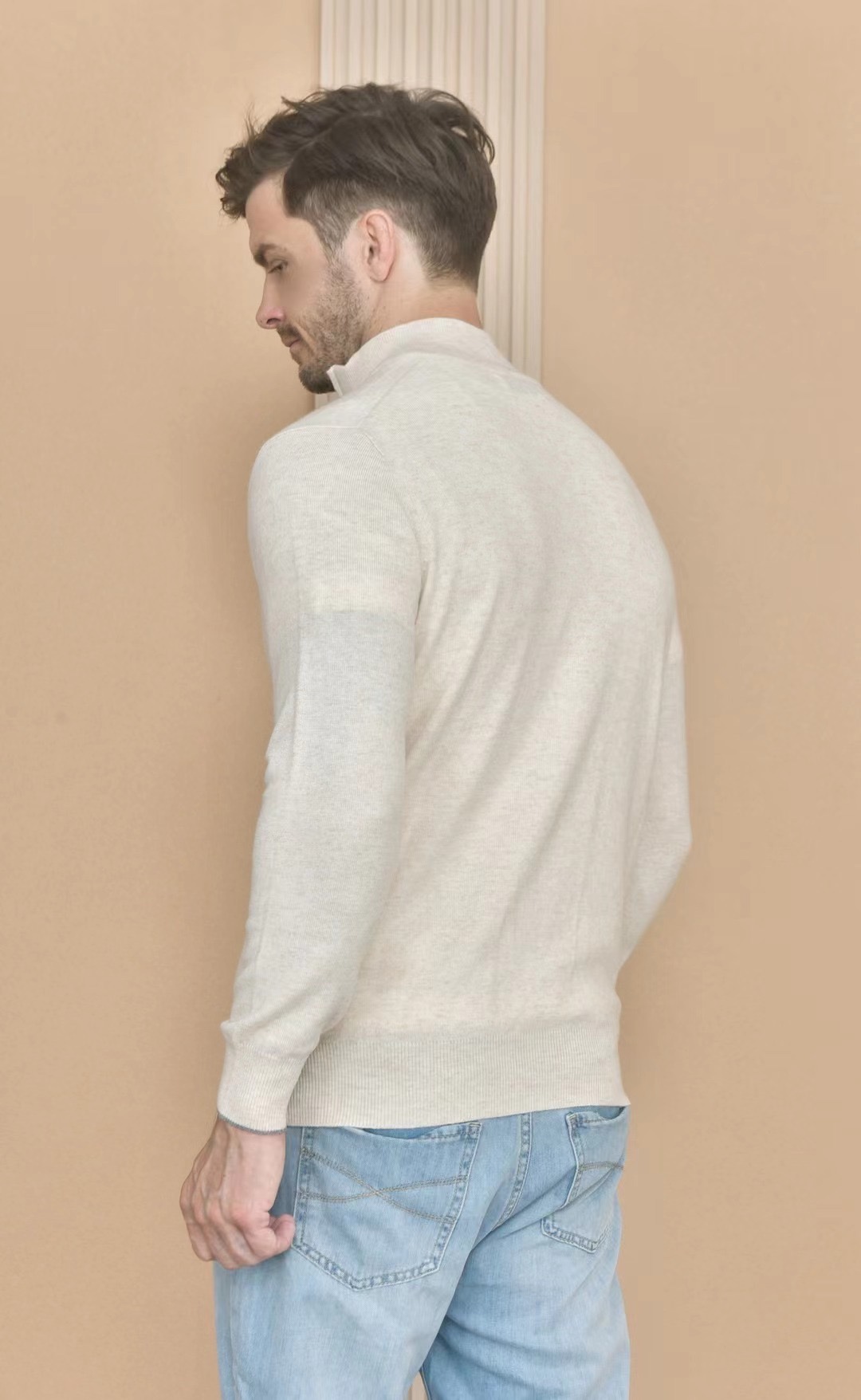 Luxurious Loro Piana Quarter-Zip Cashmere Sweater - Timeless Style & Comfort 3 i1724750127 2569 4
