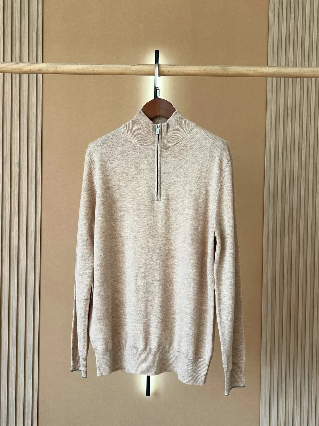 Luxurious Loro Piana Quarter-Zip Cashmere Sweater - Timeless Style & Comfort 7 i1724750127 7882 3