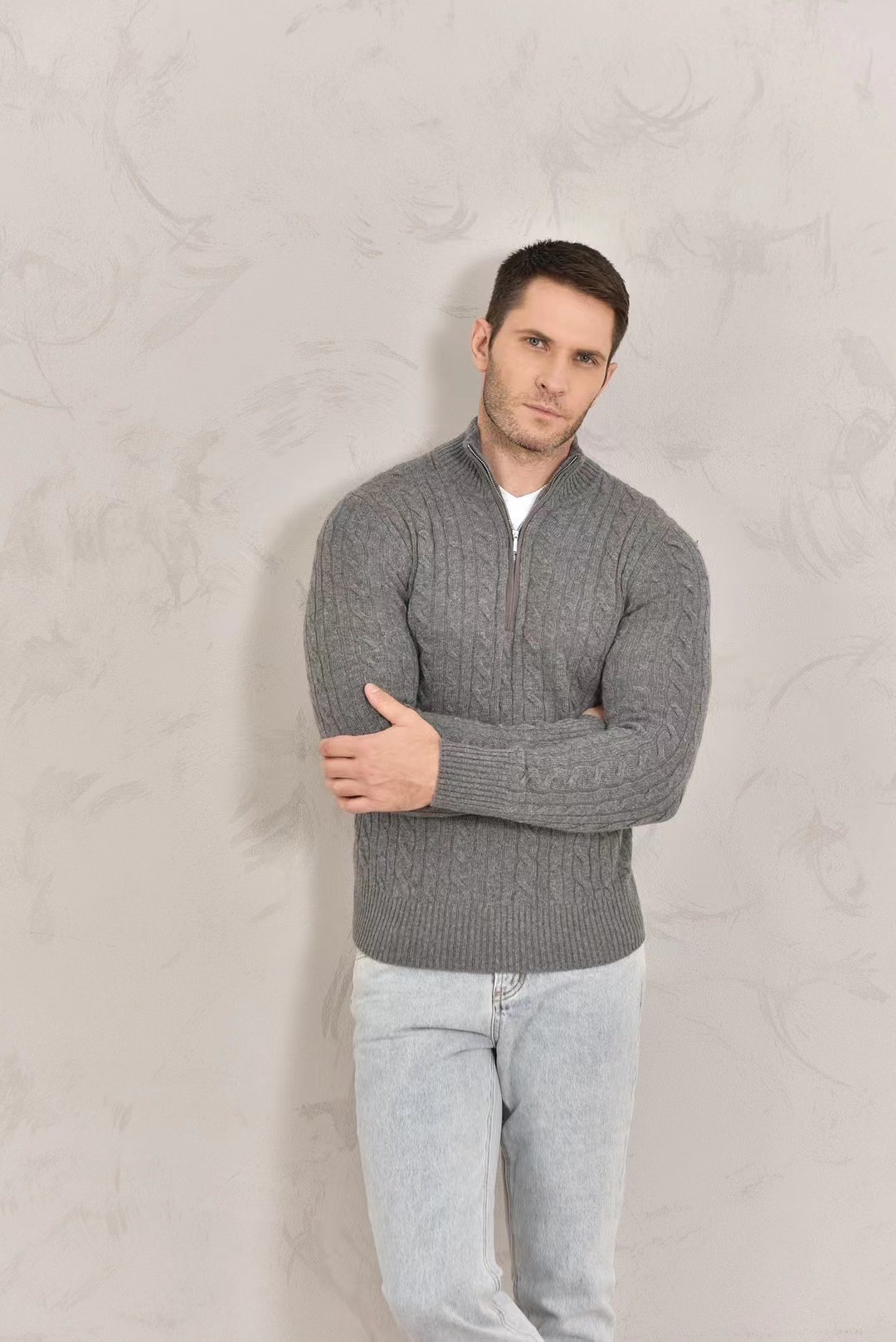 Pull Loro Piana en Cachemire Gris Torsadé avec Fermeture Éclair, Confort Supérieur