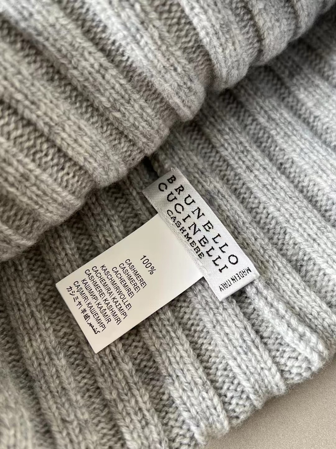 Brunello Cucinelli Ribbed Cashmere Hat and Scarf Set - Soft Gray, One Size 7 i1729444080 4355 5
