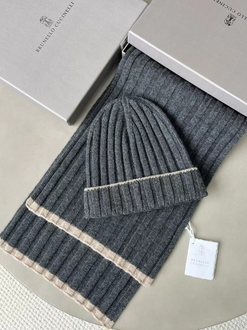 Brunello Cucinelli Ribbed Cashmere Hat and Scarf Set - Luxurious Comfort
