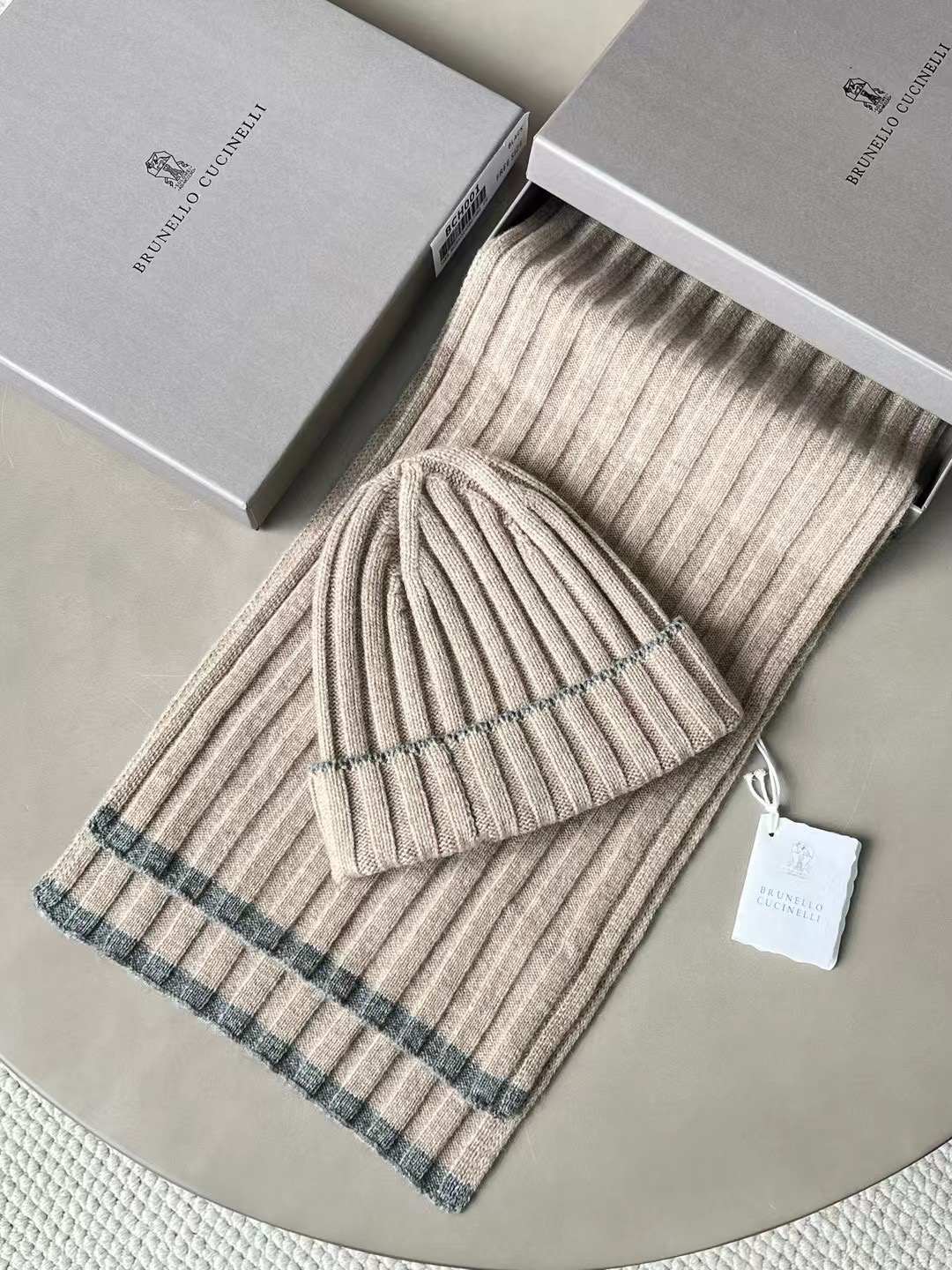 Brunello Cucinelli Ribbed Cashmere Hat and Scarf Set - One Size 2 i1729444167 1305 3