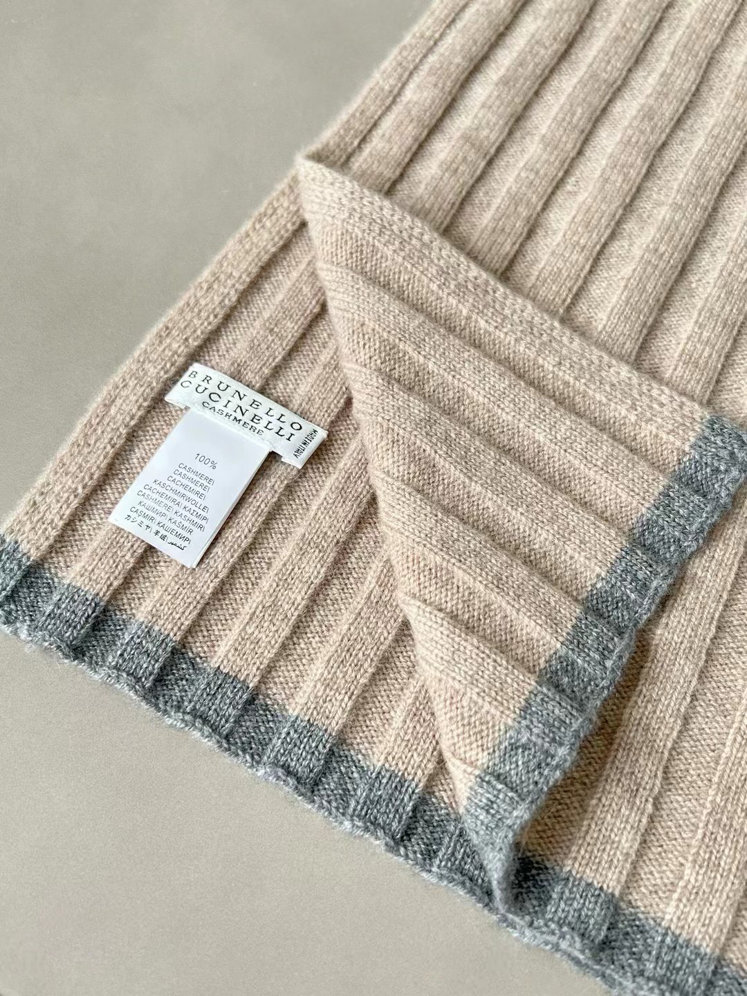 Brunello Cucinelli Ribbed Cashmere Hat and Scarf Set - One Size 4 i1729444167 1463 0