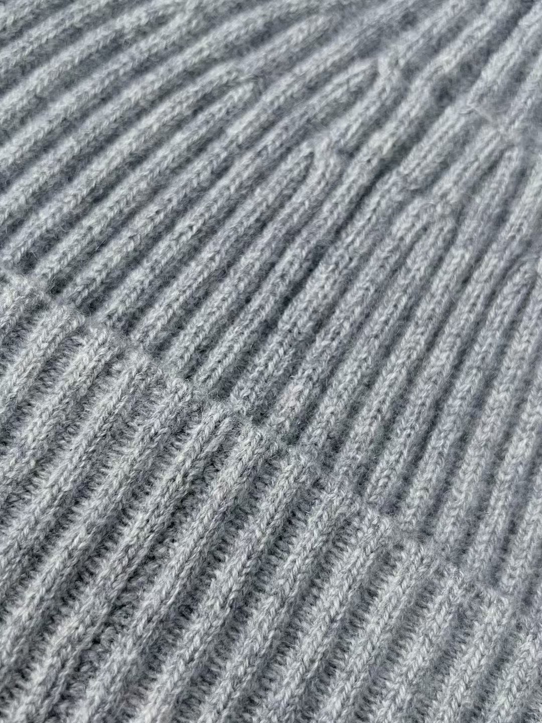 Brunello Cucinelli Gray Ribbed Knit Cashmere Beanie Hat - One Size 6 i1732338717 235 2