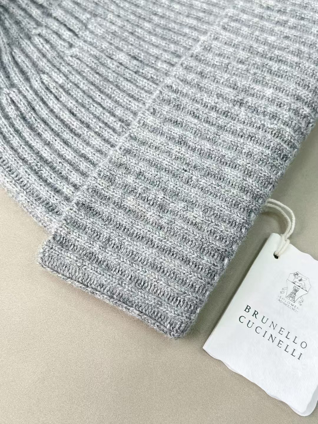 Brunello Cucinelli Gray Ribbed Knit Cashmere Beanie Hat - One Size 5 i1732338717 5061 5