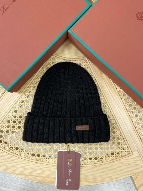 Loro Piana Luxe Zwarte Ribgebreide Kasjmier Beanie Mut voor Heren en Dames 1 Loro Piana Luxe Zwarte Ribgebreide Kasjmier Beanie Mut voor Heren en Dames
