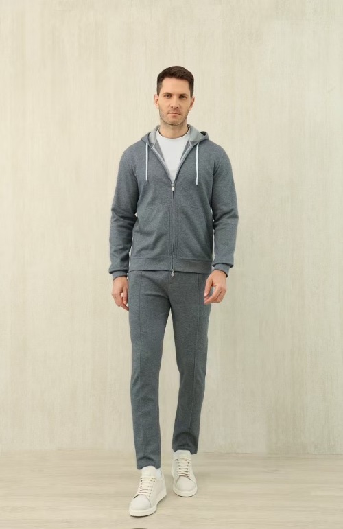 Loro Piana Luxe Heren Trainingspak - Grijs - Comfortabel & Stijlvol 1 Loro Piana Luxe Heren Trainingspak - Grijs - Comfortabel & Stijlvol