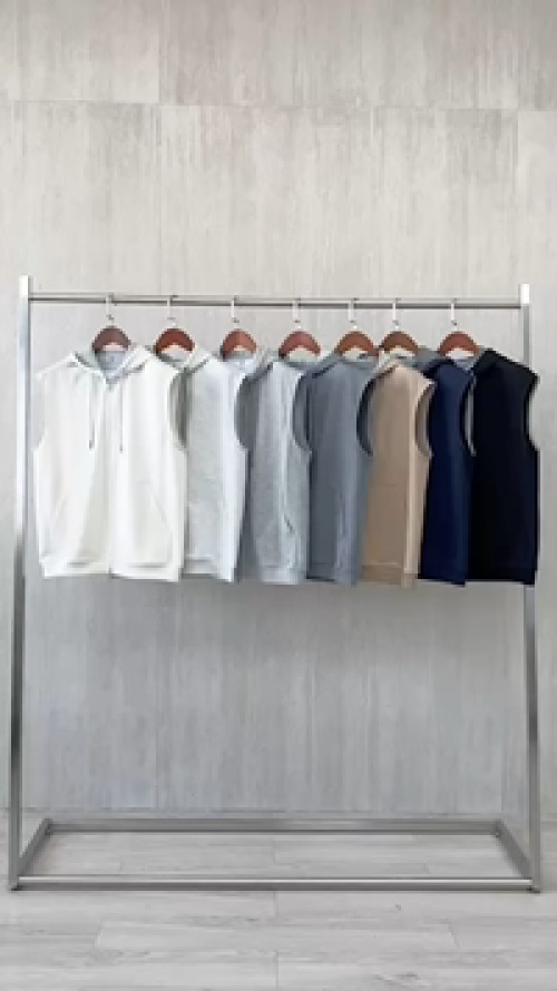 Chaleco con Capucha Loro Piana: Elegancia y Confort sin Mangas 1 Chaleco con Capucha Loro Piana: Elegancia y Confort sin Mangas
