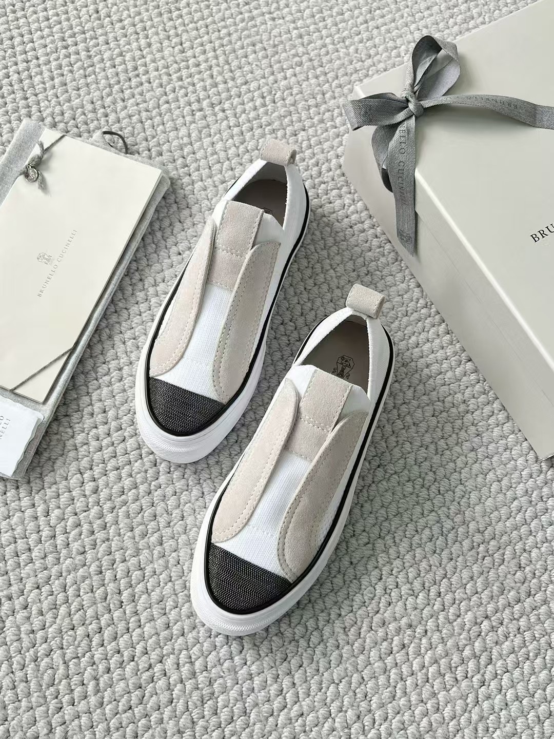 Brunello cucinelli. 15-20days 🌹36-42