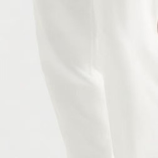 Elegante Bufanda Blanca de Loro Piana - Lujo y Calidez