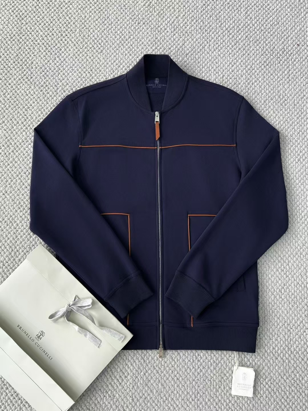 Chaqueta Bomber Azul Marino Brunello Cucinelli - Elegancia y Confort