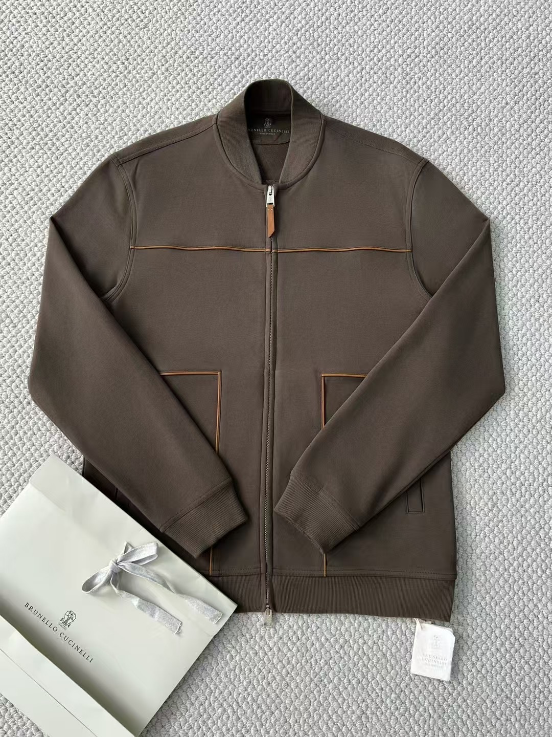 Brunello Cucinelli Bomberjack in Bruin met Leren Details - Stijlvol & Comfortabel