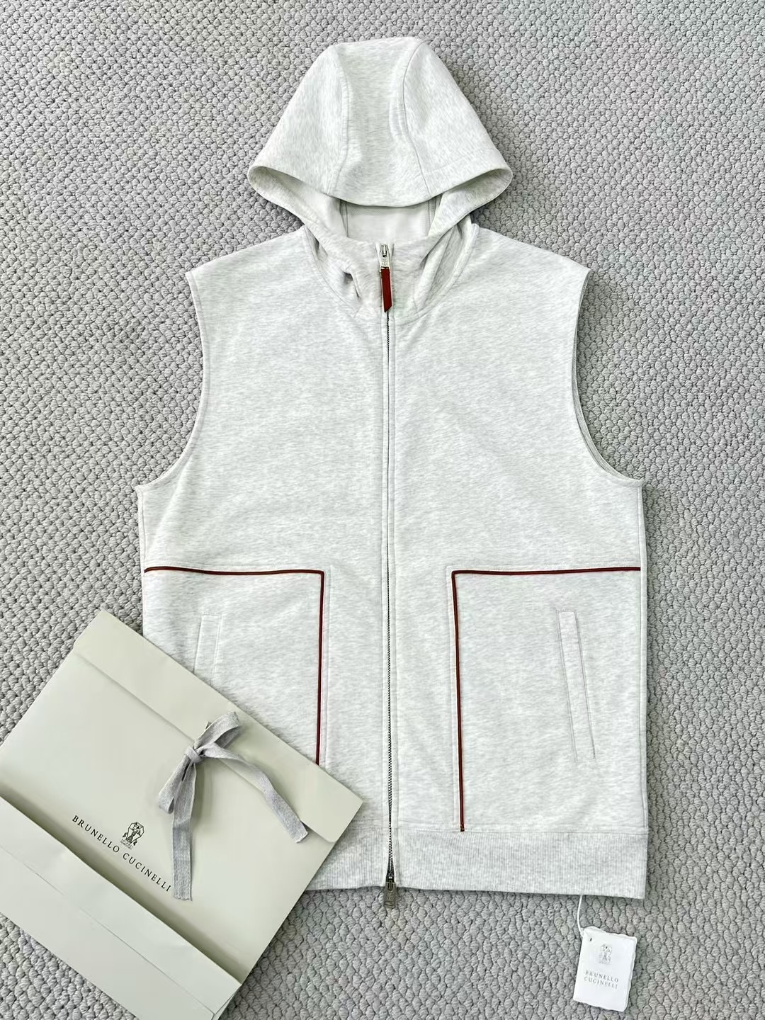 Brunello Cucinelli Sleeveless Zip-Up Hoodie Vest - Casual and Stylish