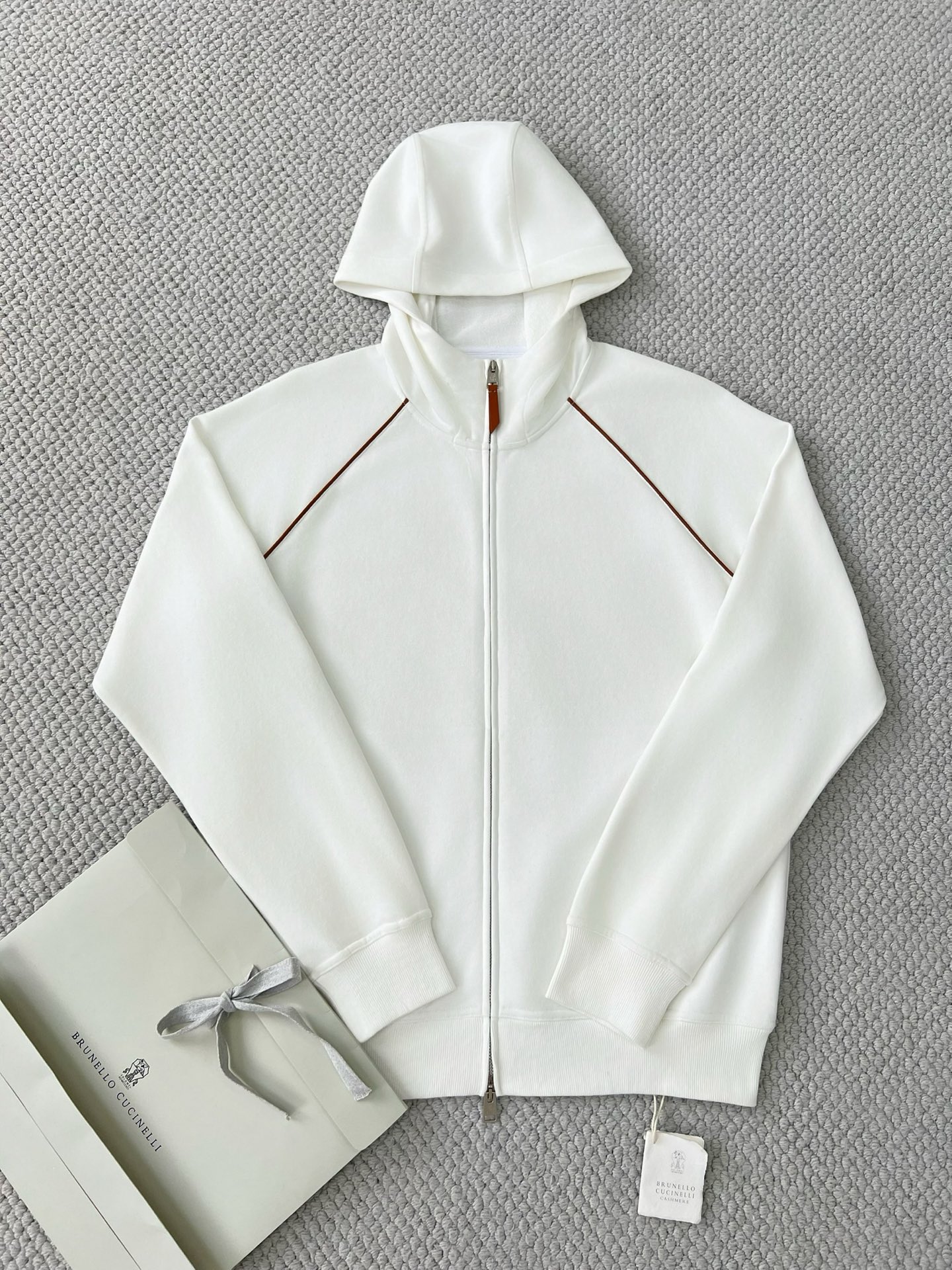 Brunello Cucinelli Sudadera con Capucha Cremallera Completa - Elegancia Casual