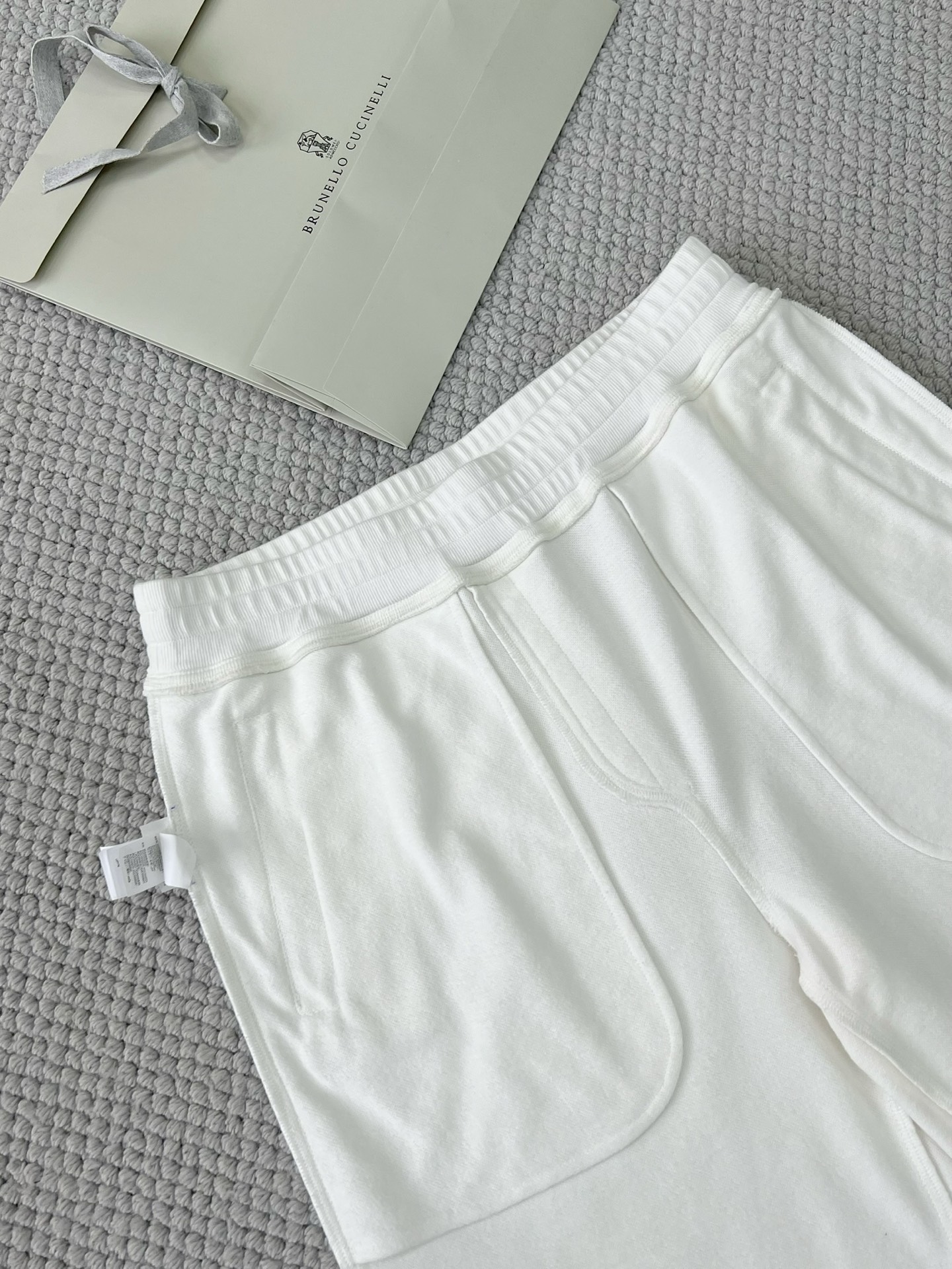 Brunello Cucinelli White Cotton Blend Drawstring Shorts | Casual Comfort 7 i1749114361166 81 0 5