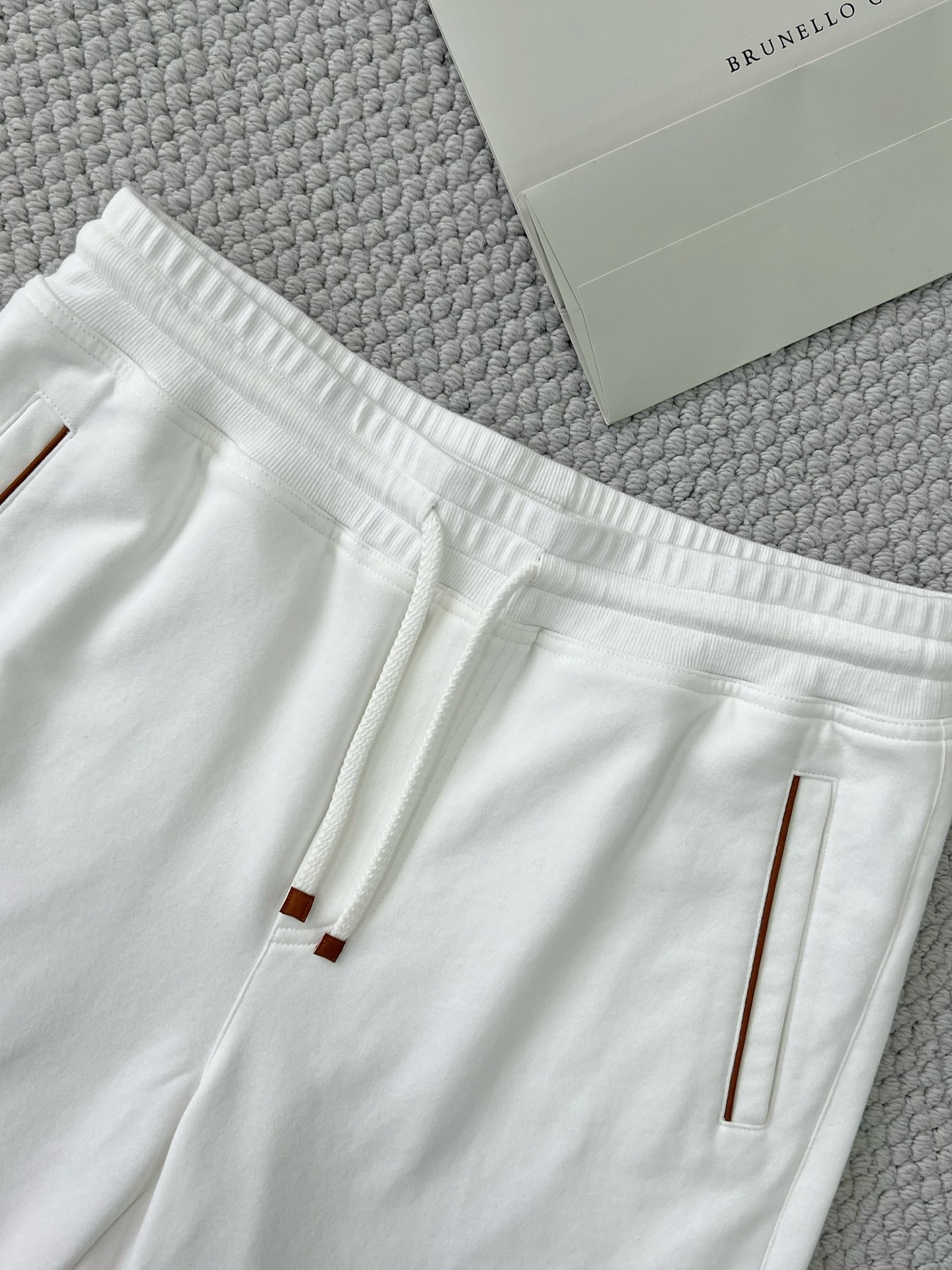 Brunello Cucinelli White Cotton Blend Drawstring Shorts | Casual Comfort 4 i1749114361189 3179 0 2