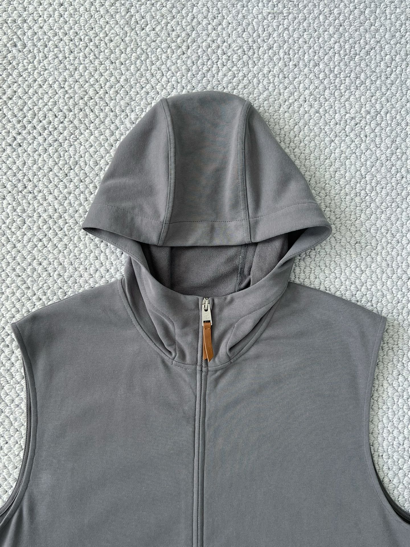 Brunello Cucinelli Sleeveless Zip-Up Hoodie Vest 3 i1749116750443 8046 0 1