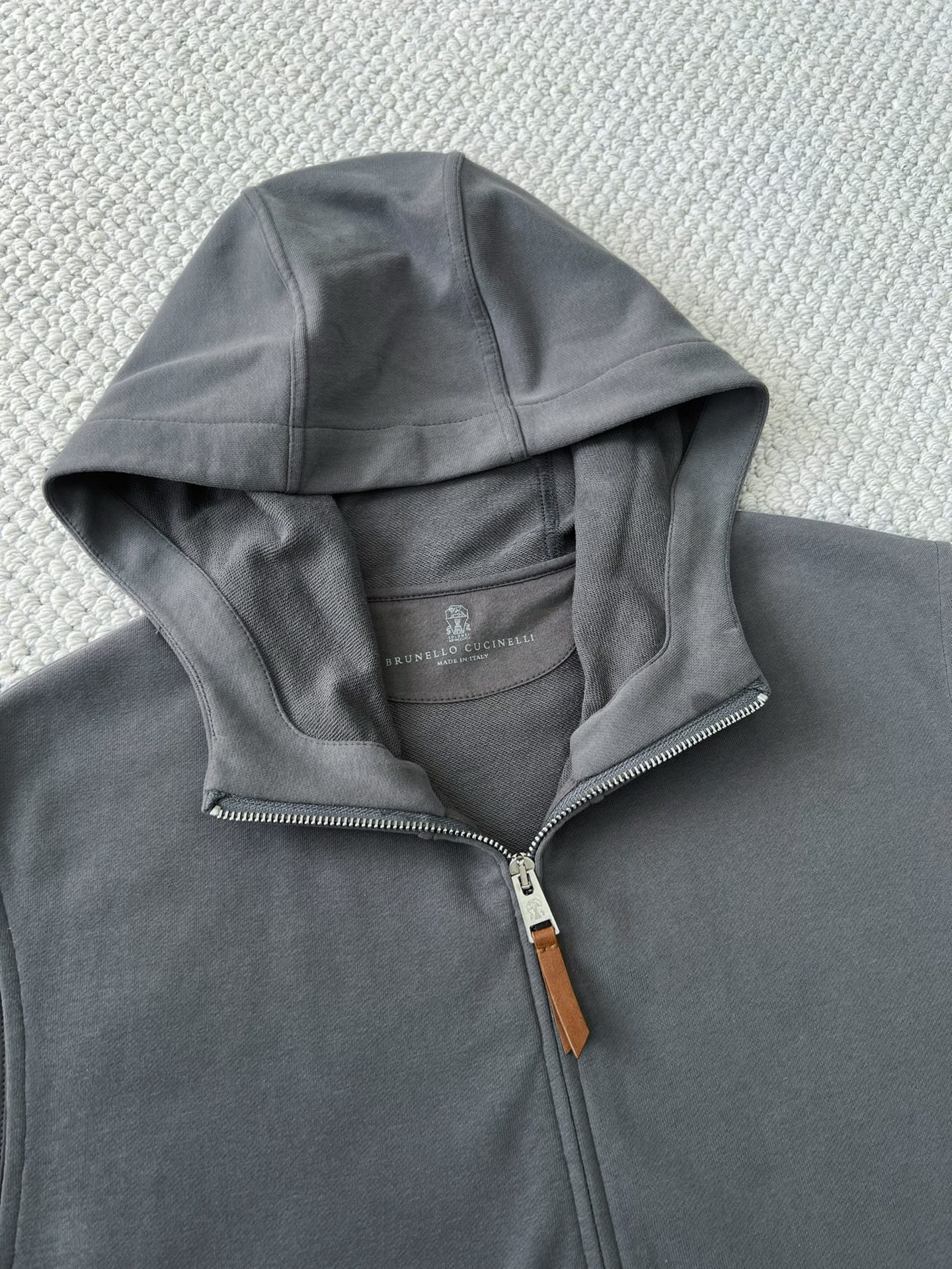 Brunello Cucinelli Sleeveless Zip-Up Hoodie Vest 6 i1749116750571 2023 0 4