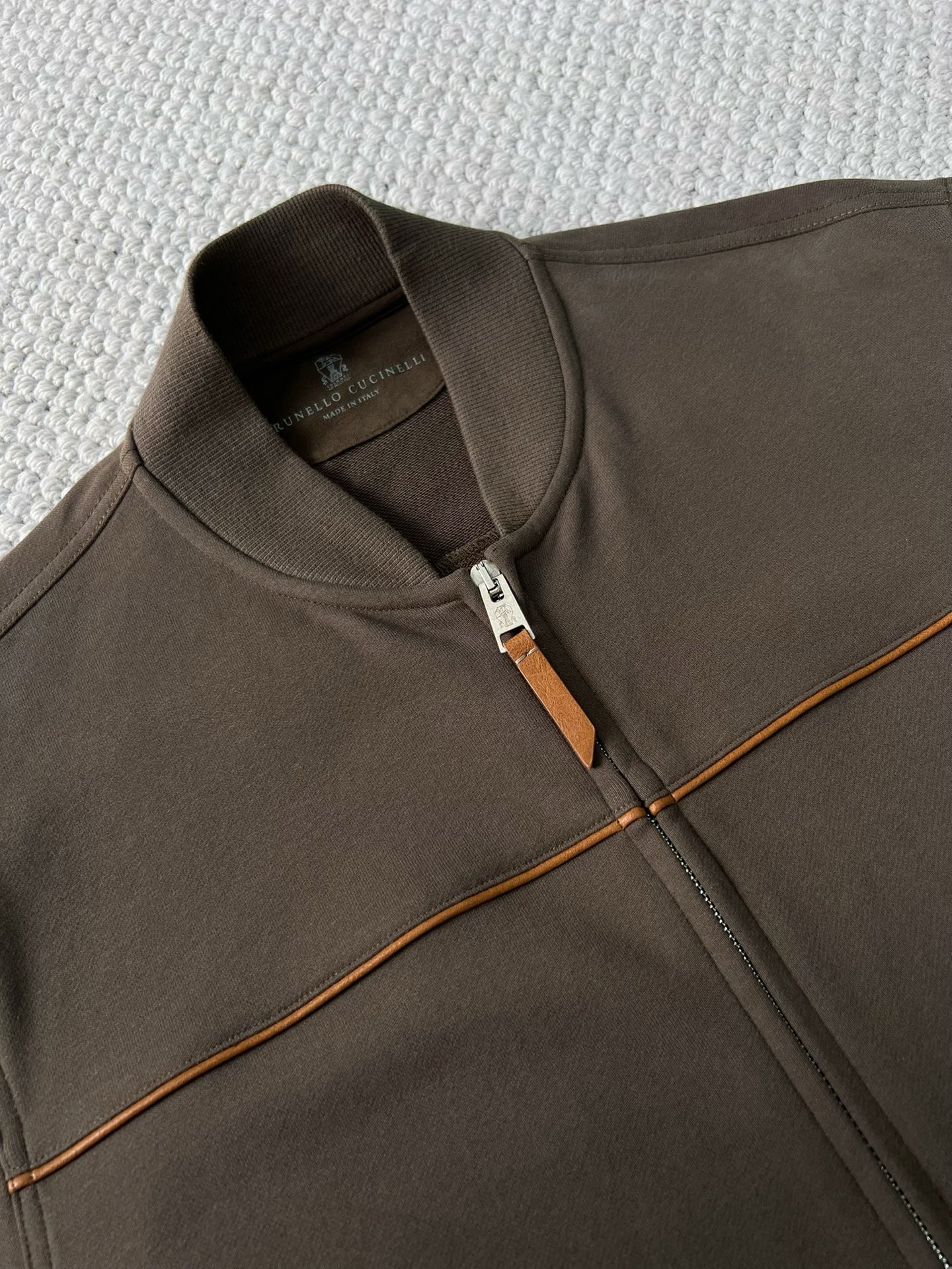 جاكيت بومبر Brunello Cucinelli بني داكن للرجال