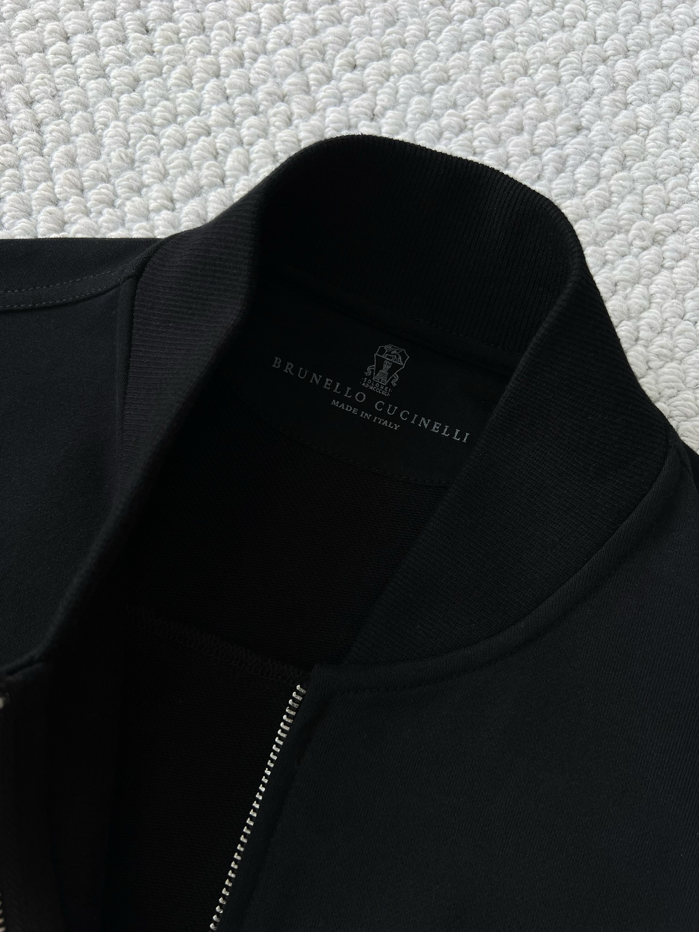 Brunello Cucinelli Men's Black Zip-Up Bomber Jacket with Contrast Trim 6 i1749192788290 331 0 4