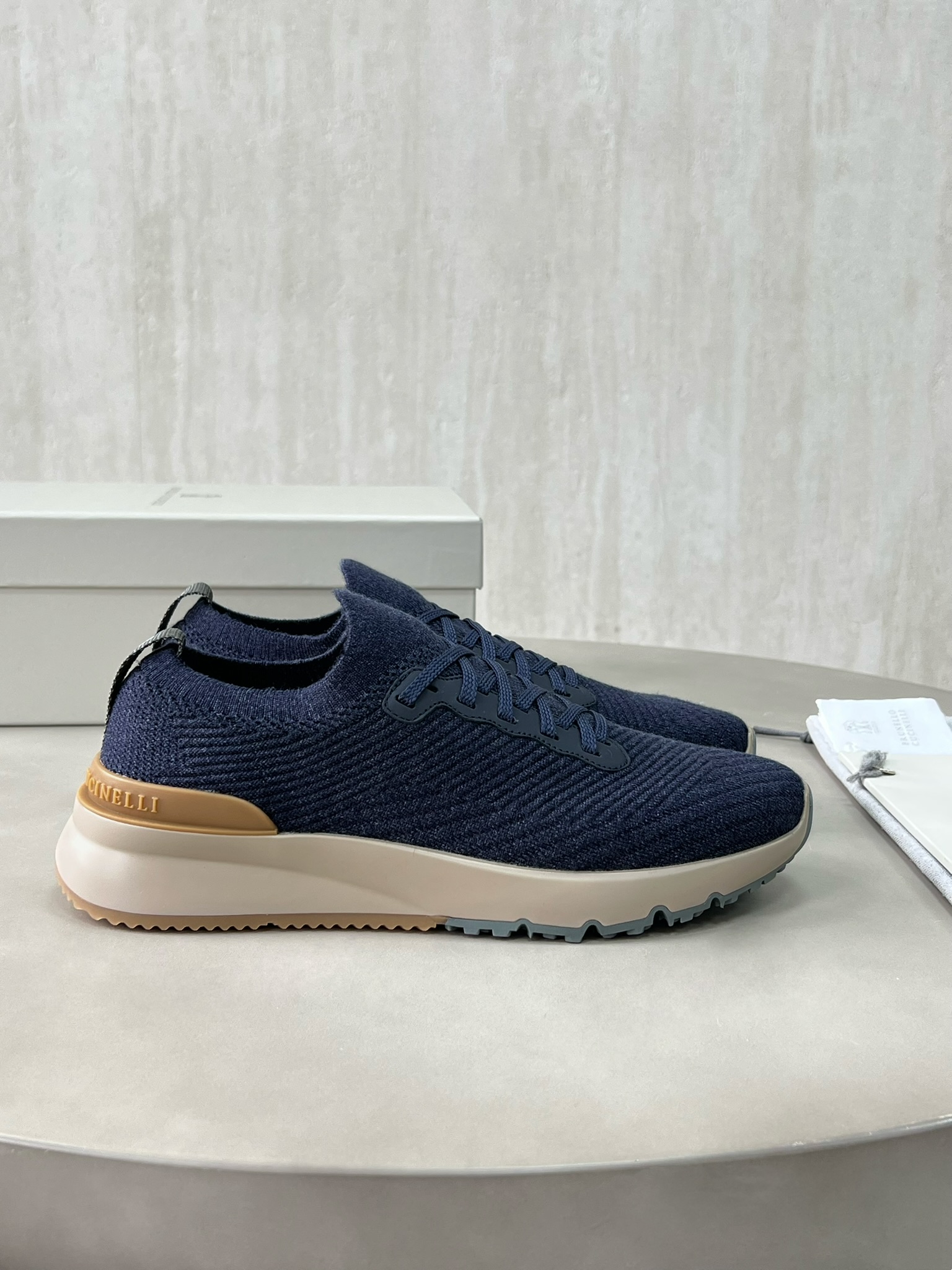 Brunello cucinelli.15-20days 🌹 39-46