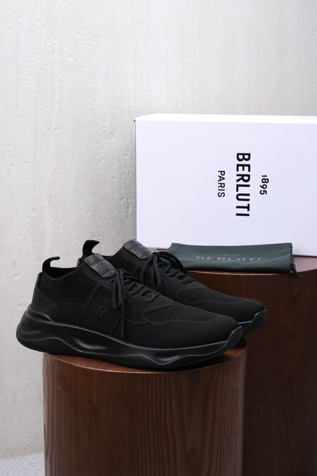 Baskets Berluti Shadow Knit en maille noire pour homme, confort et style