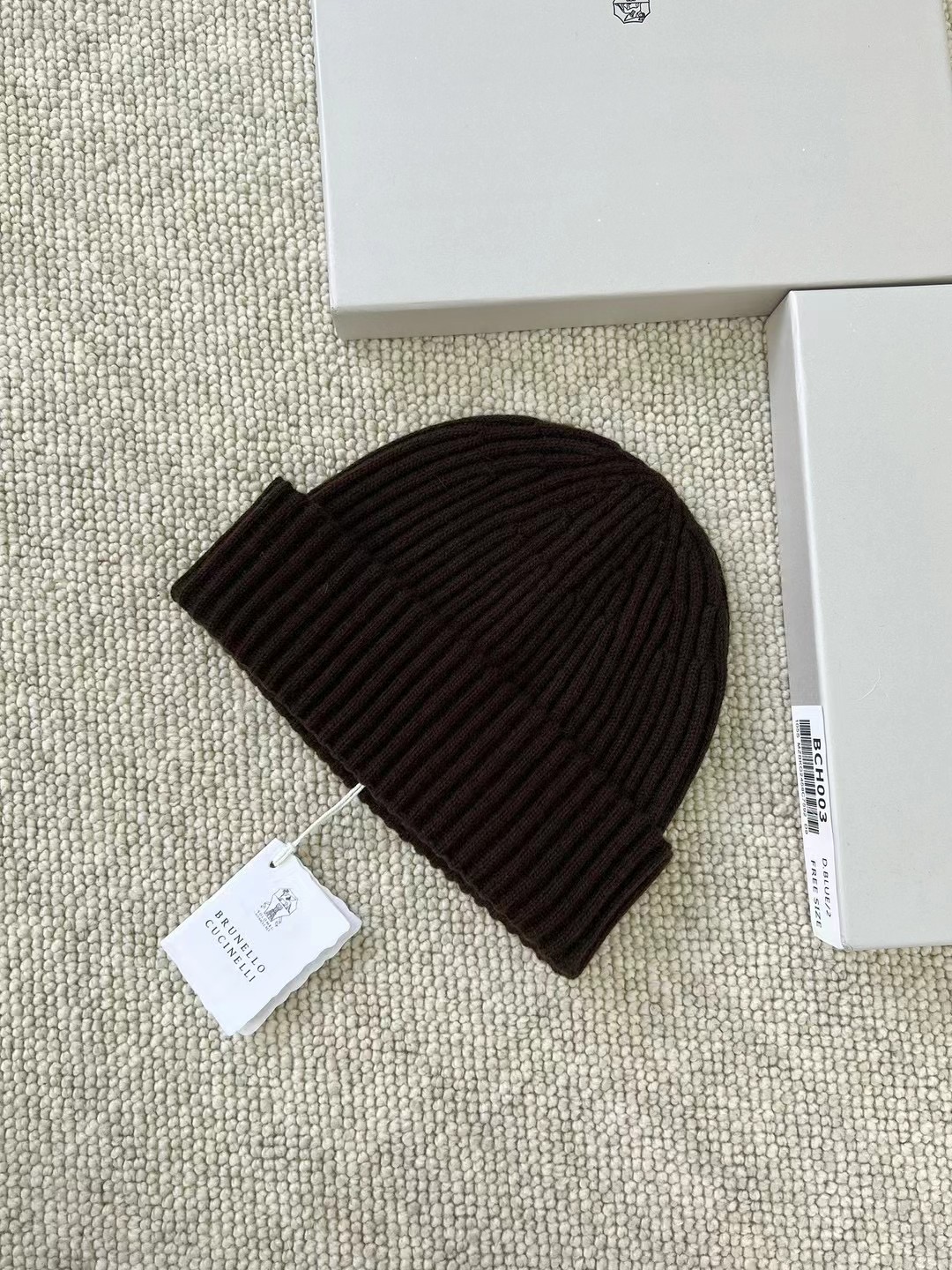 Brunello Cucinelli Ribbed Knit Cashmere Beanie Hat - Warm & Stylish 3 i1757400591805 7387 0 1
